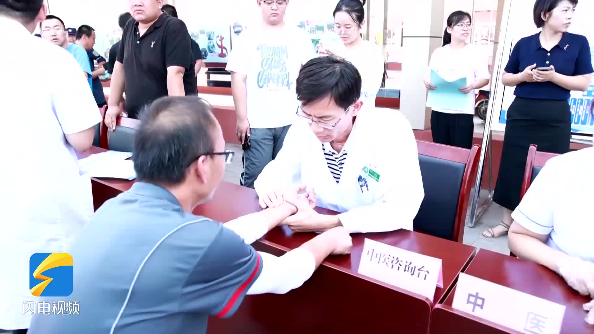 無棣縣發放“清涼愛心包” 致敬一線勞動者