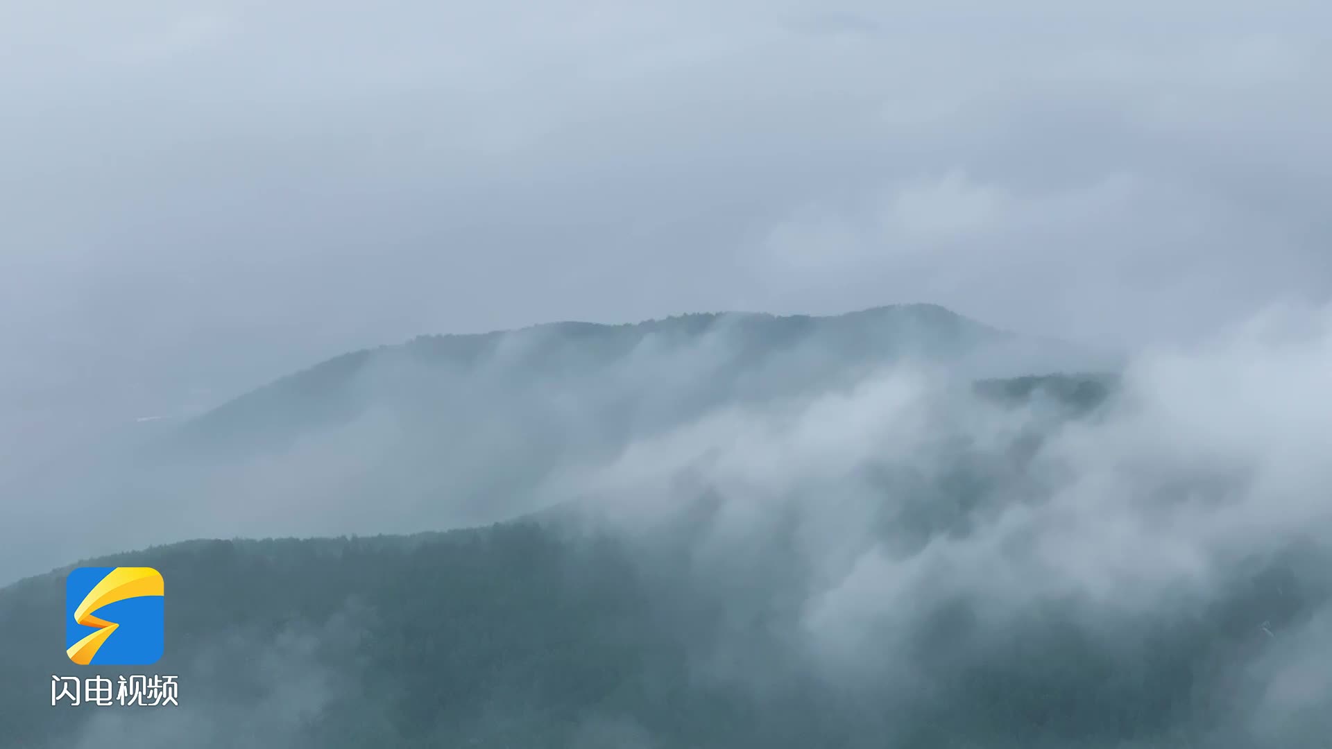 枣庄现平流雾景观 气象万千宛如仙境