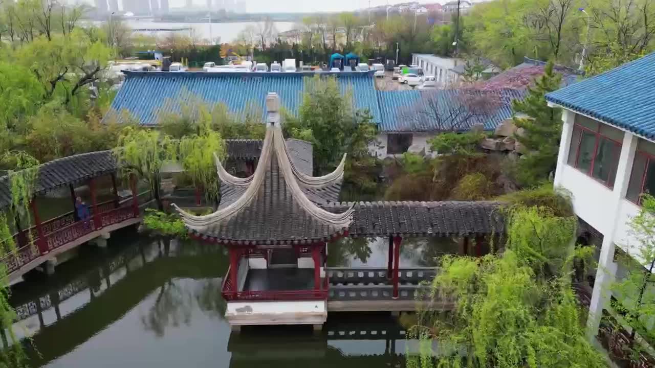 这就是东营航拍东营市东园公园领略烟雨风情