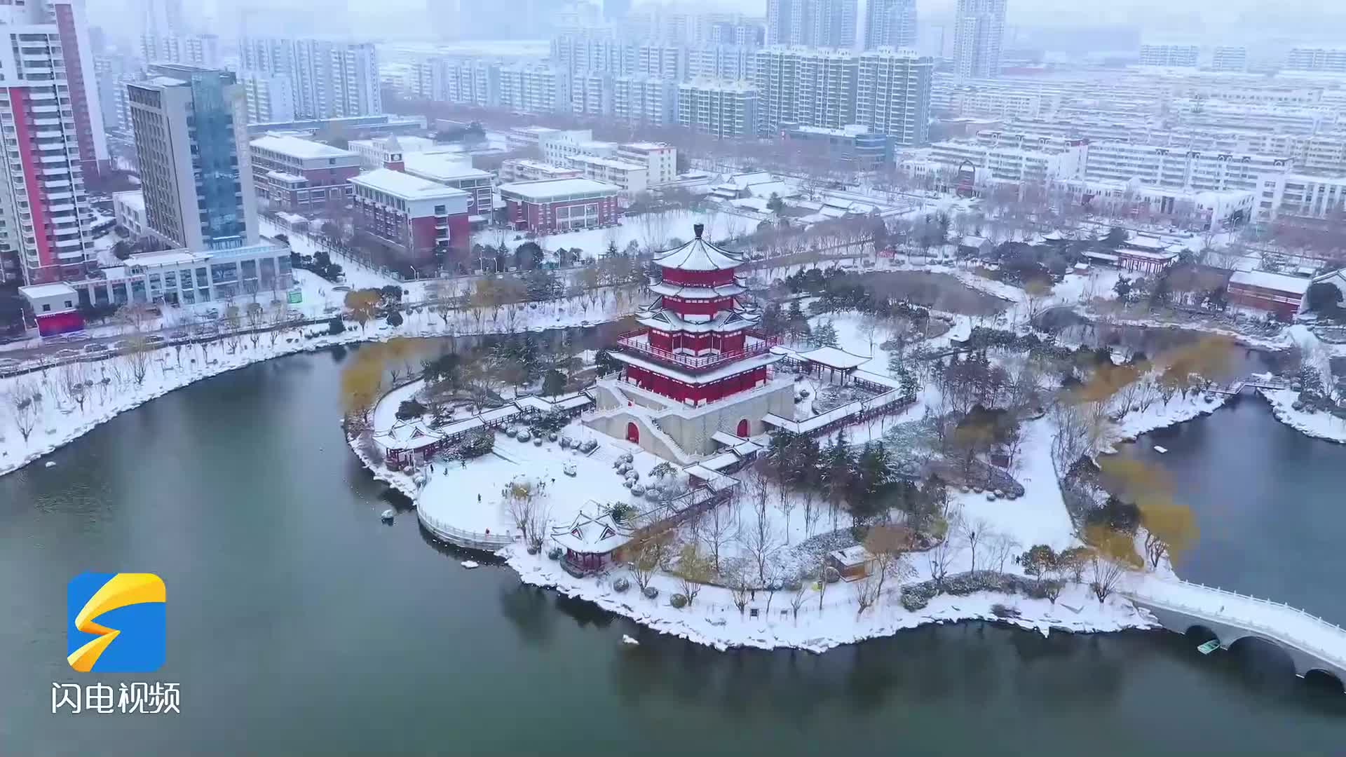雪后的济宁南池公园美如画