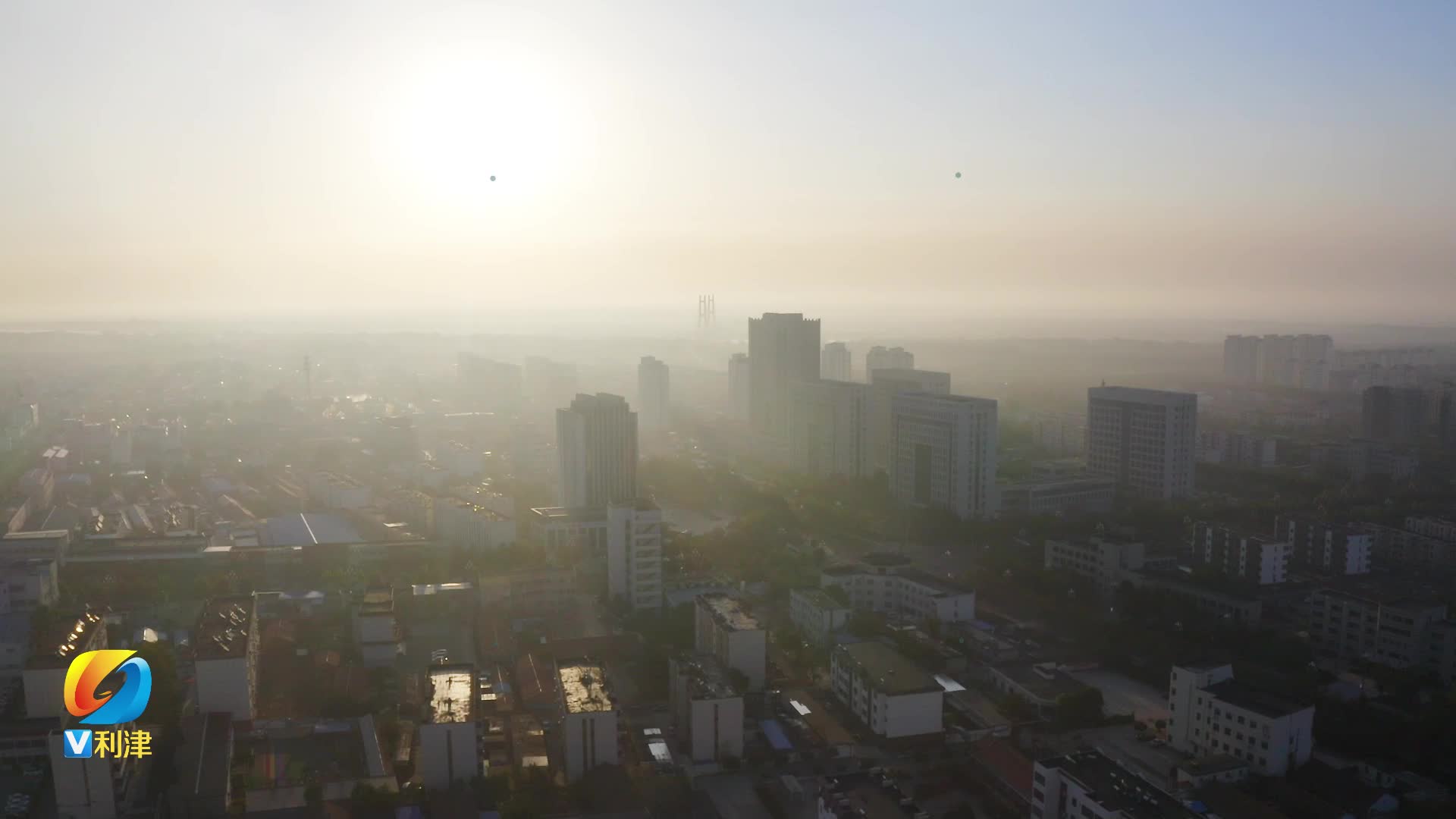 利津现平流雾美景云雾缭绕如纱似缦