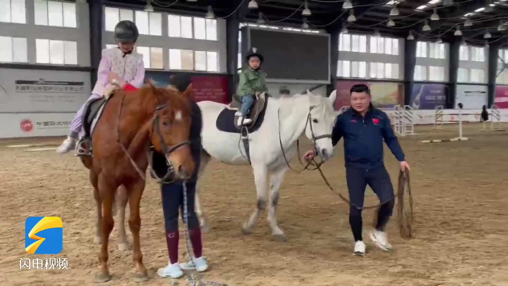 打卡济南国际赛马场这个春天我与马儿有个约会