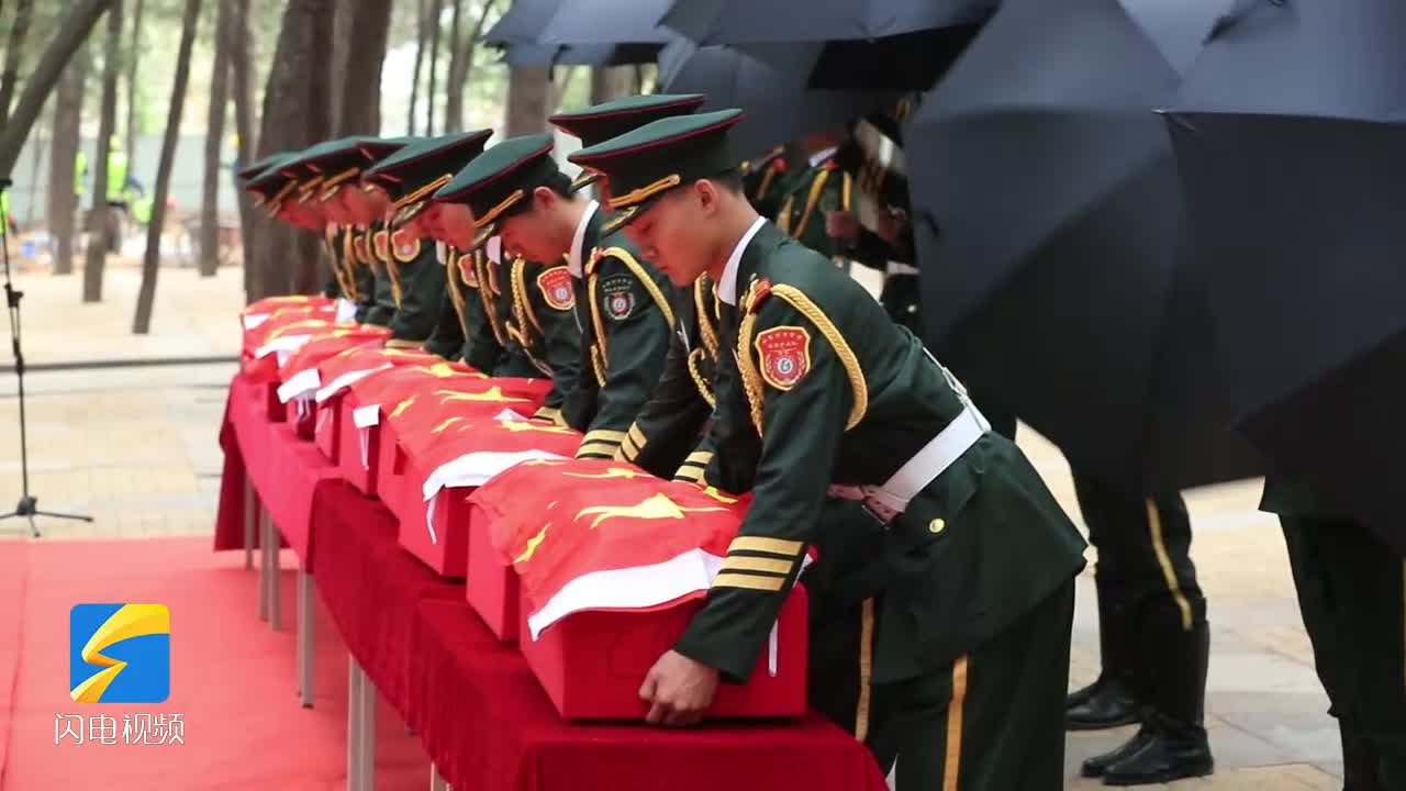 济南战役东线战场无名烈士墓迁墓