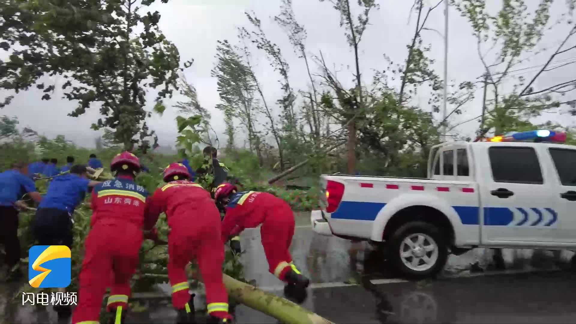 致敬！暴雨中的堅守 這就是山東消防救援力量