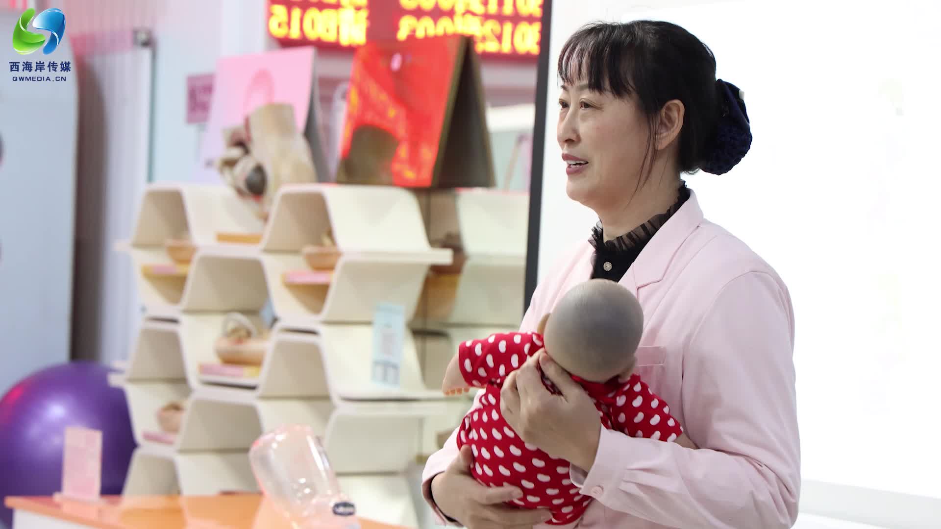 区妇幼计生中心开展新生儿护理健康宣教活动