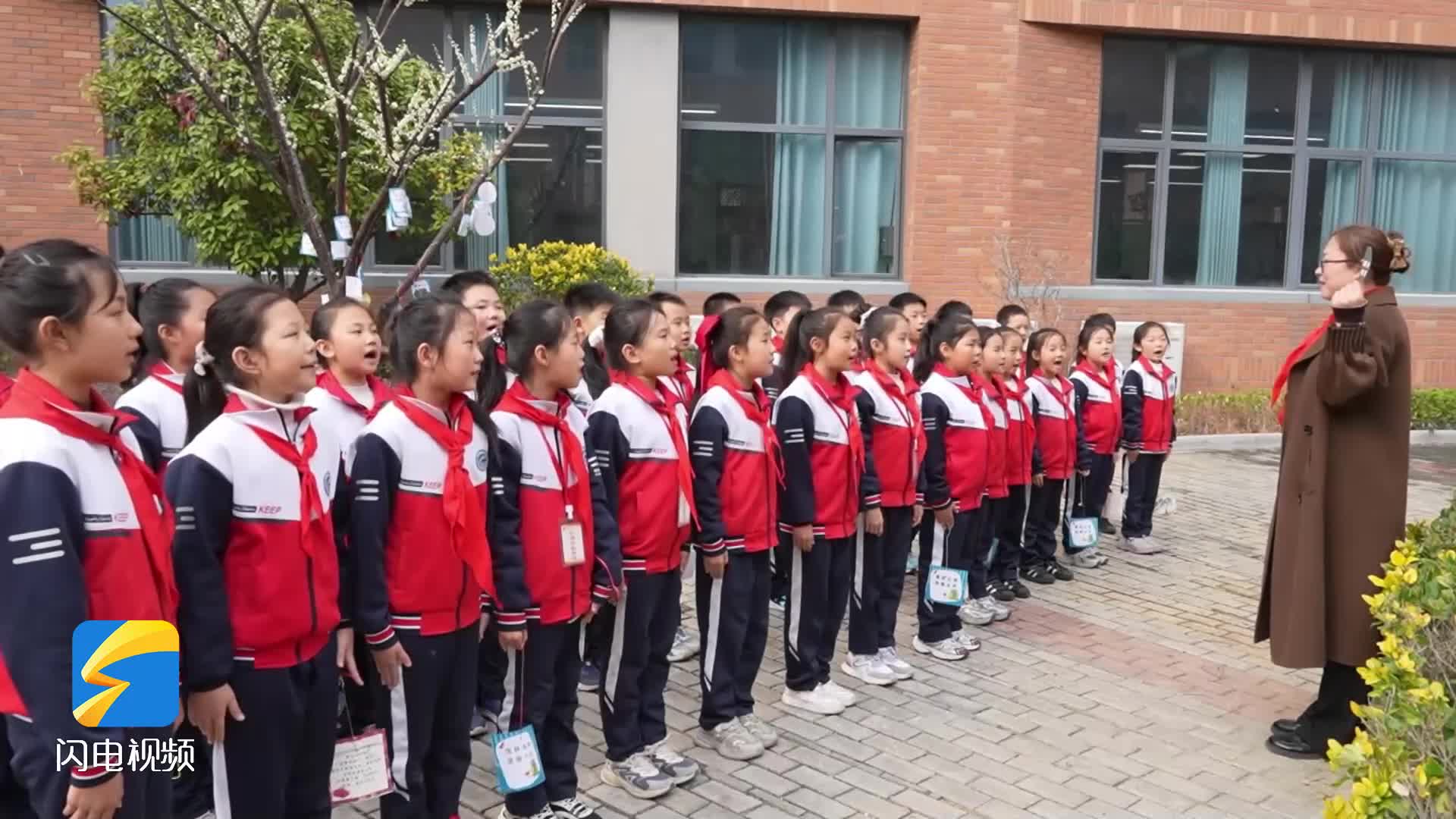 每人认领一棵树，枣庄薛城这所学校举行“我和小树共成长”活动