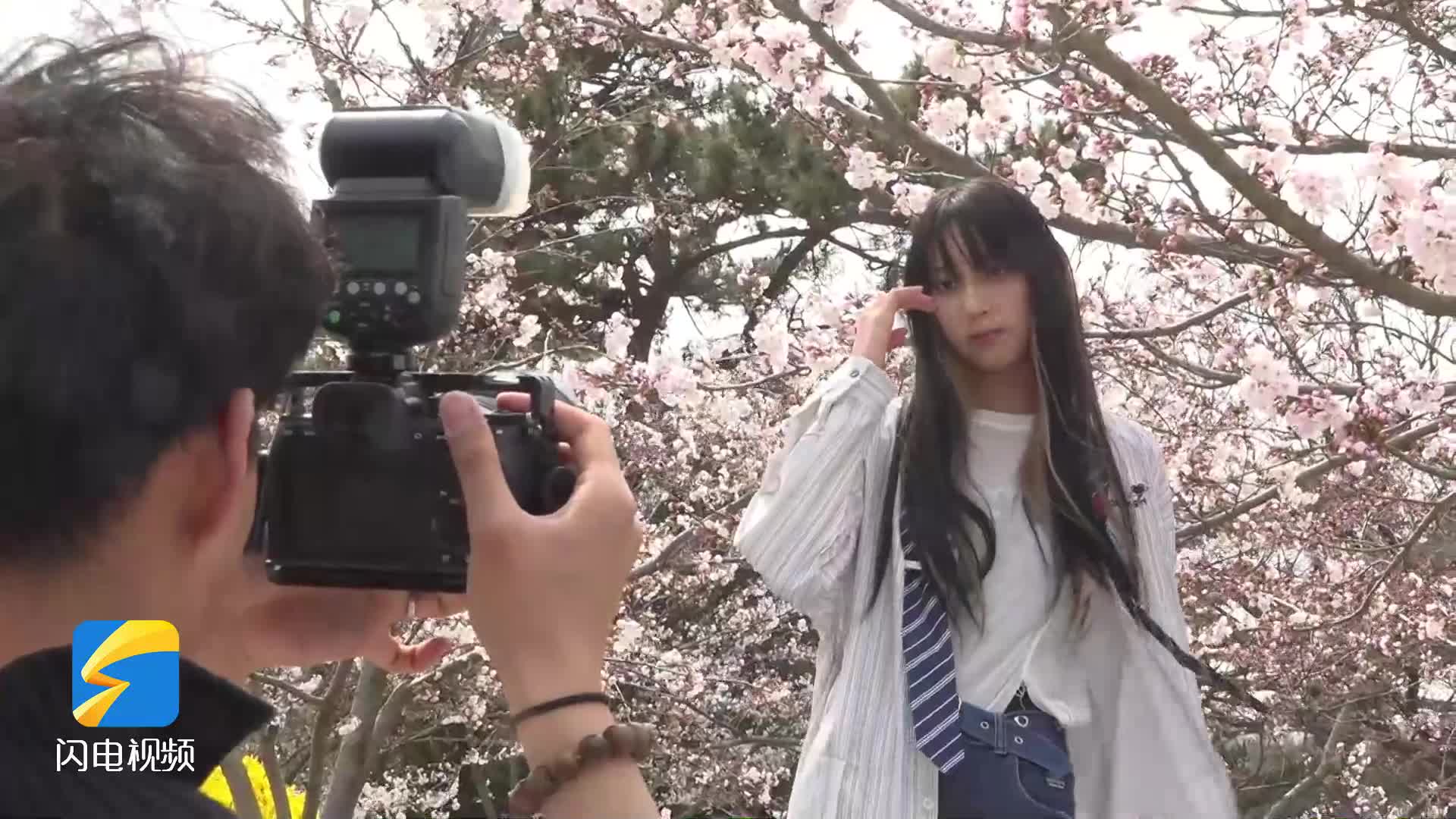 清明假期，青岛中山公园人气旺