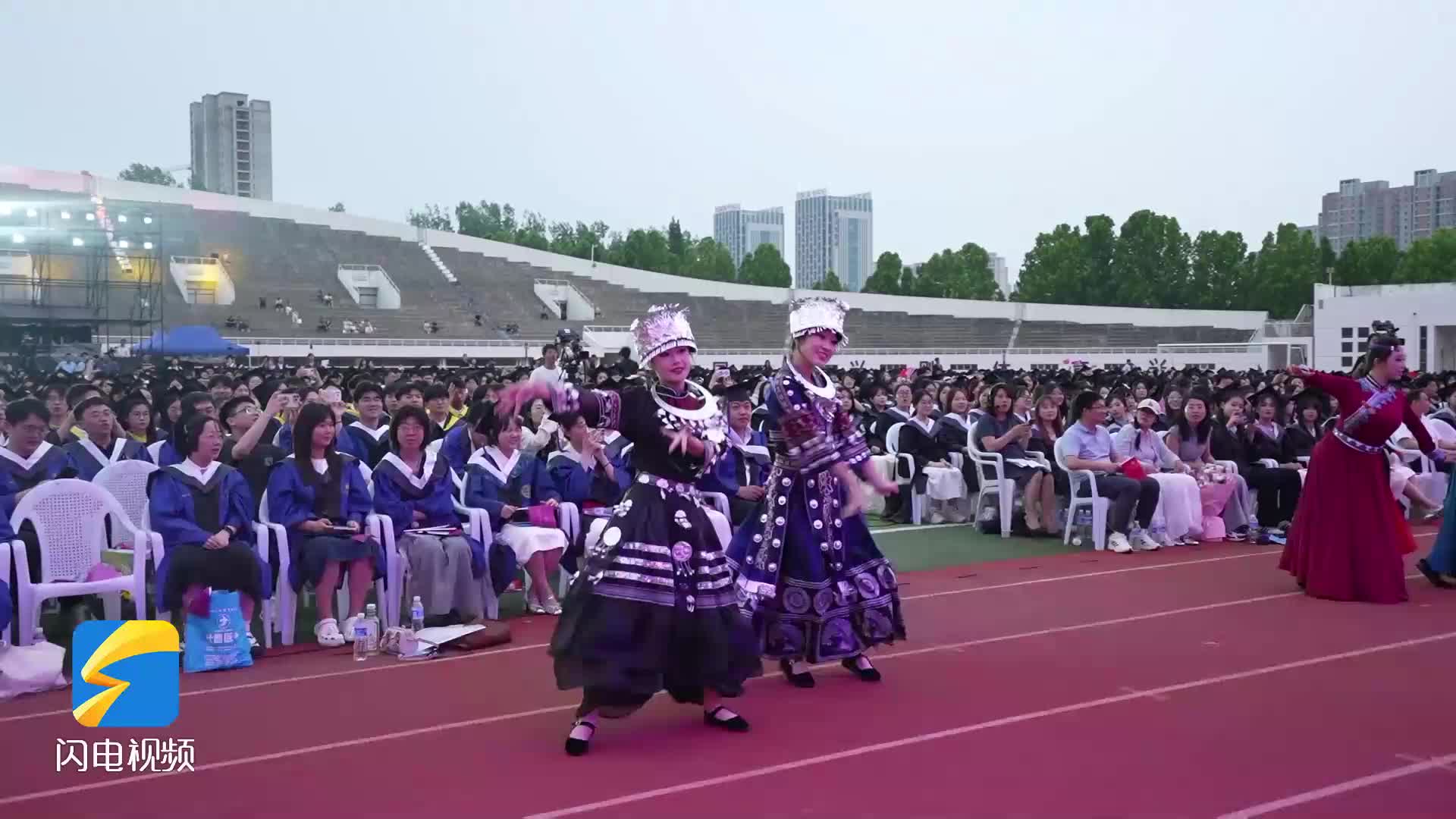 山东第一医科大学毕业典礼现场精彩上演《本草纲目》