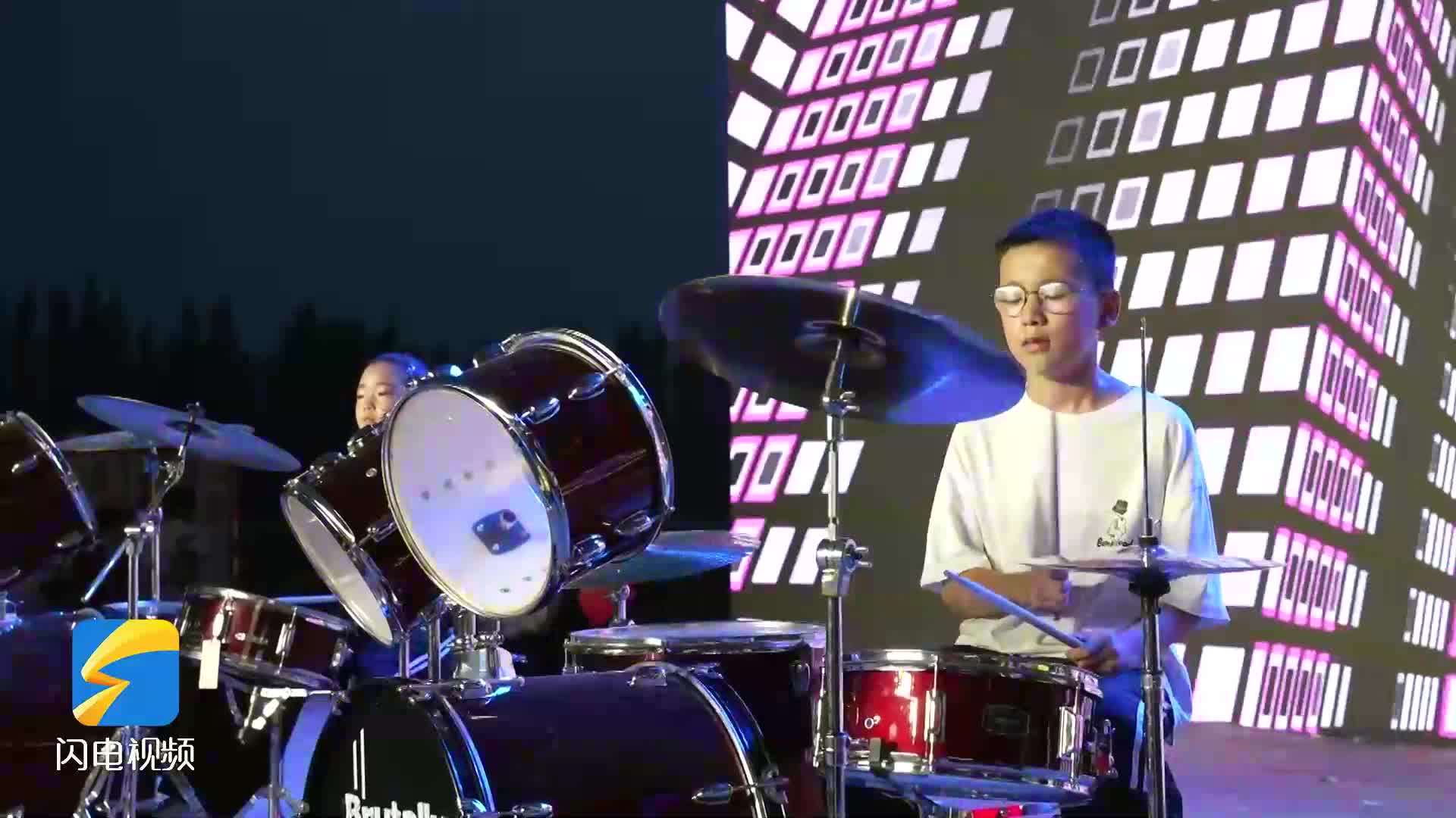 返鄉學子C位出道！陽信音樂之夜搭起青春“鄉”音舞臺