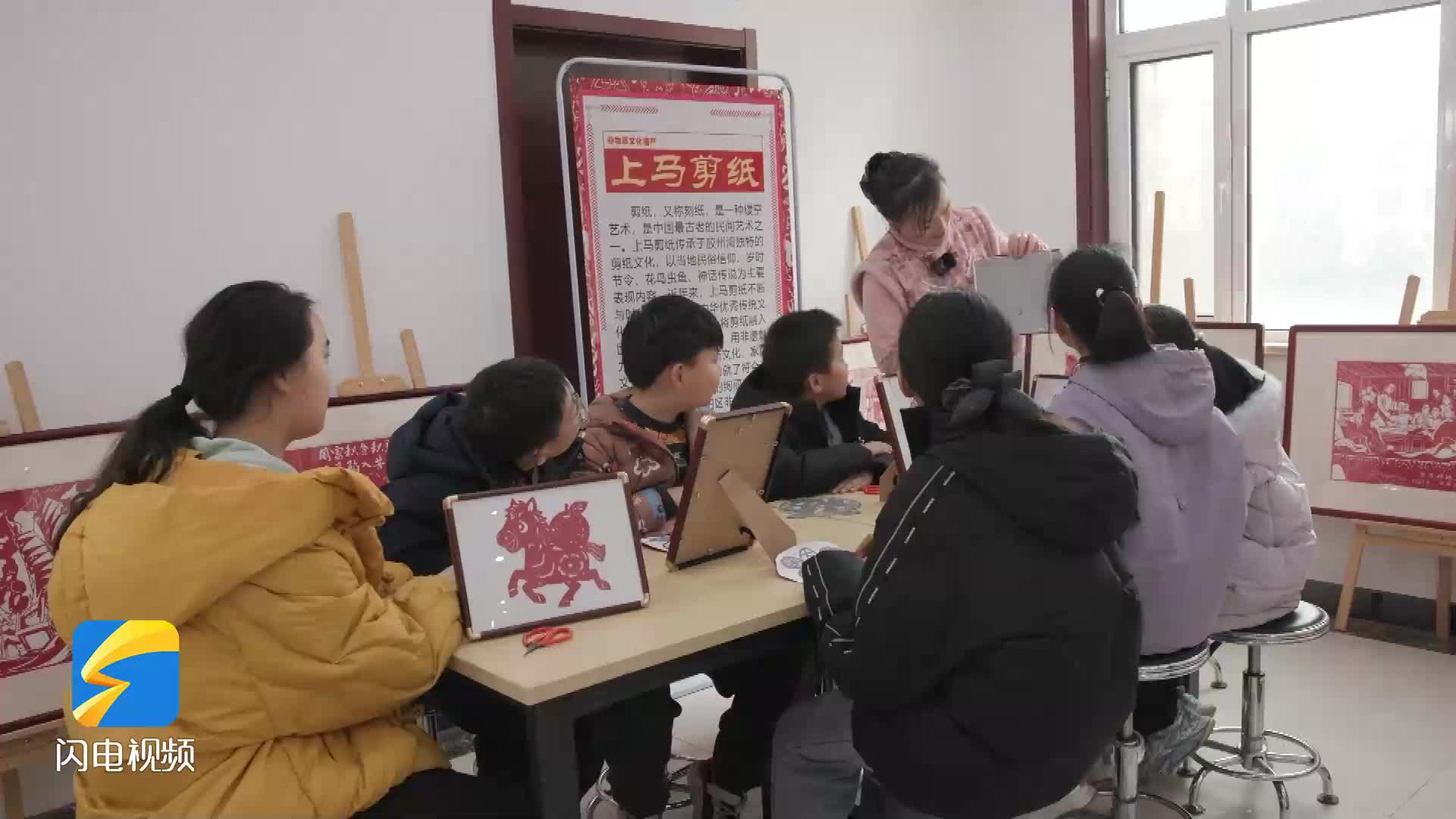 青岛:非遗展匠心 “马”上庆新春