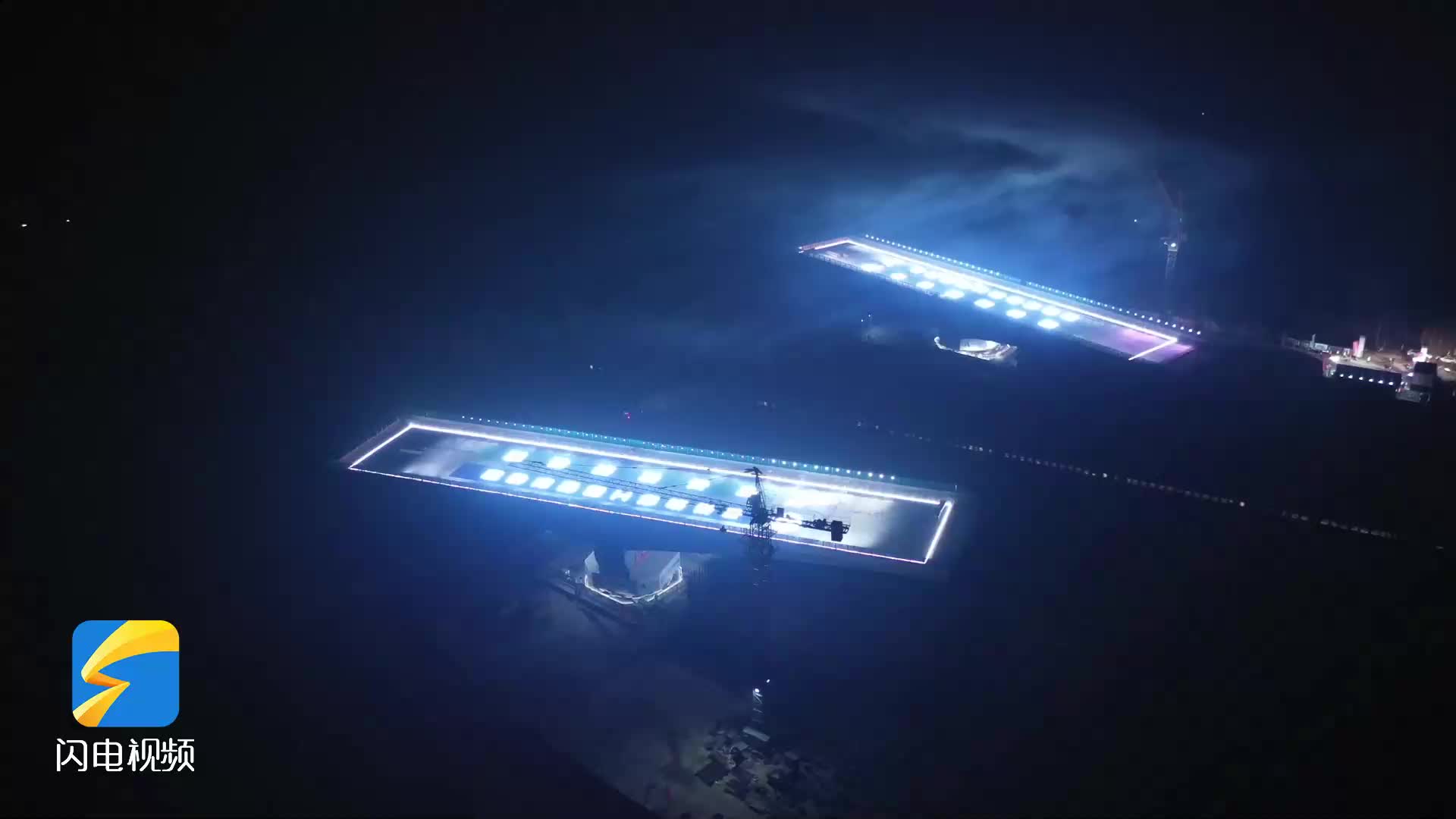 荣乌高速烟蓬改扩建项目上跨蓝烟铁路转体桥顺利转体