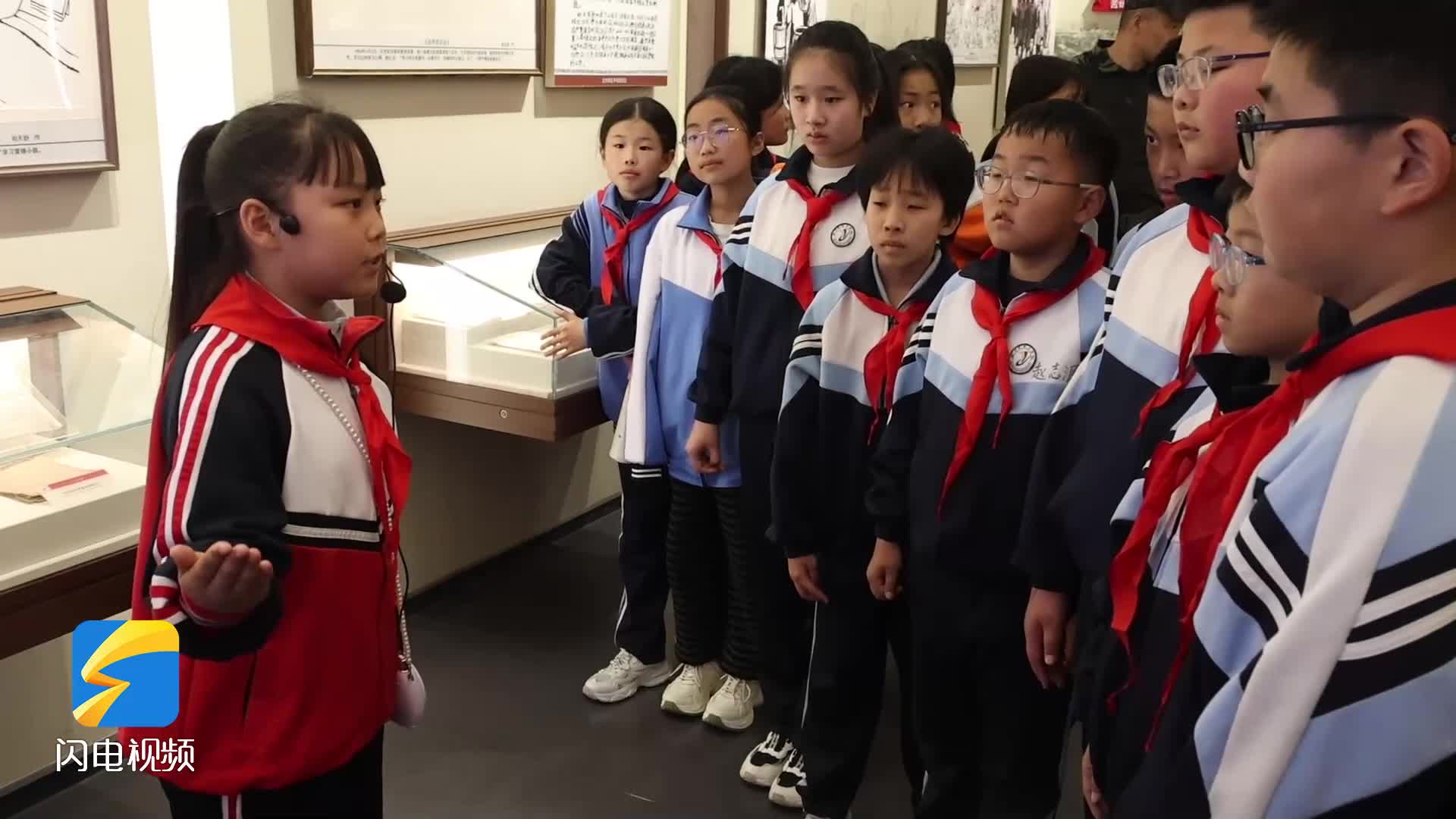 济宁：清明祭英烈 红领巾传承红色基因