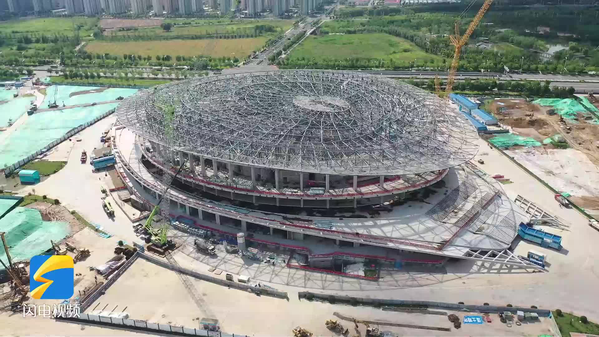 济南黄河体育中心体育馆屋盖钢结构圆满合龙