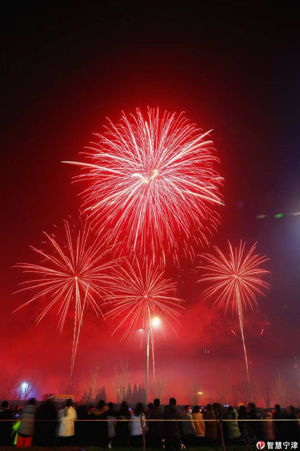 上大片特约摄影师于保泉镜头下的非遗民俗文化展演烟花秀