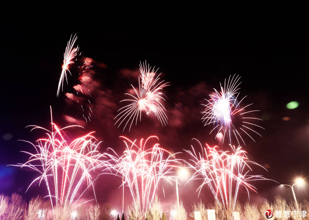 上大片特约摄影师于保泉镜头下的非遗民俗文化展演烟花秀