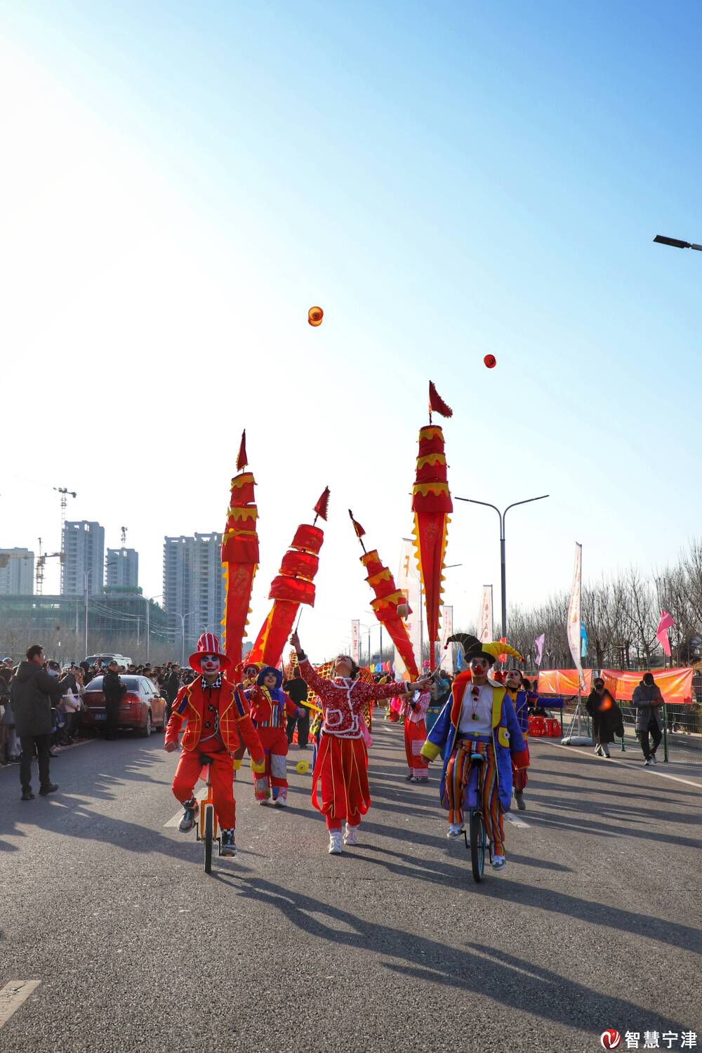 上大片特约摄影师崔红芳镜头下的非遗民俗文化展演烟花秀