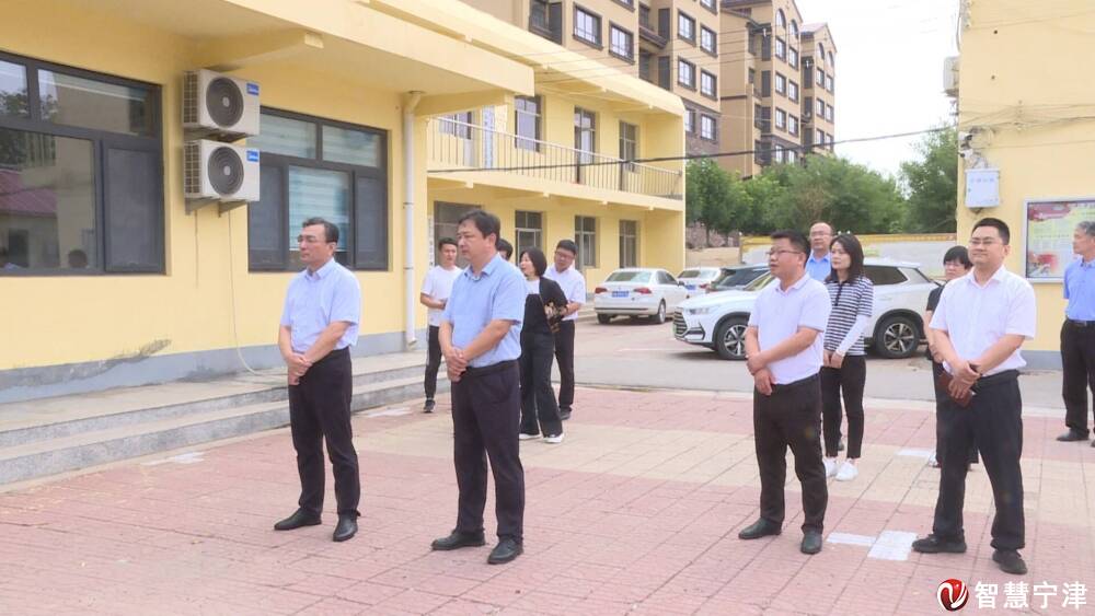 会前,与会人员赴刘营伍乡人大代表工作中心站,张大庄镇人大代表工作
