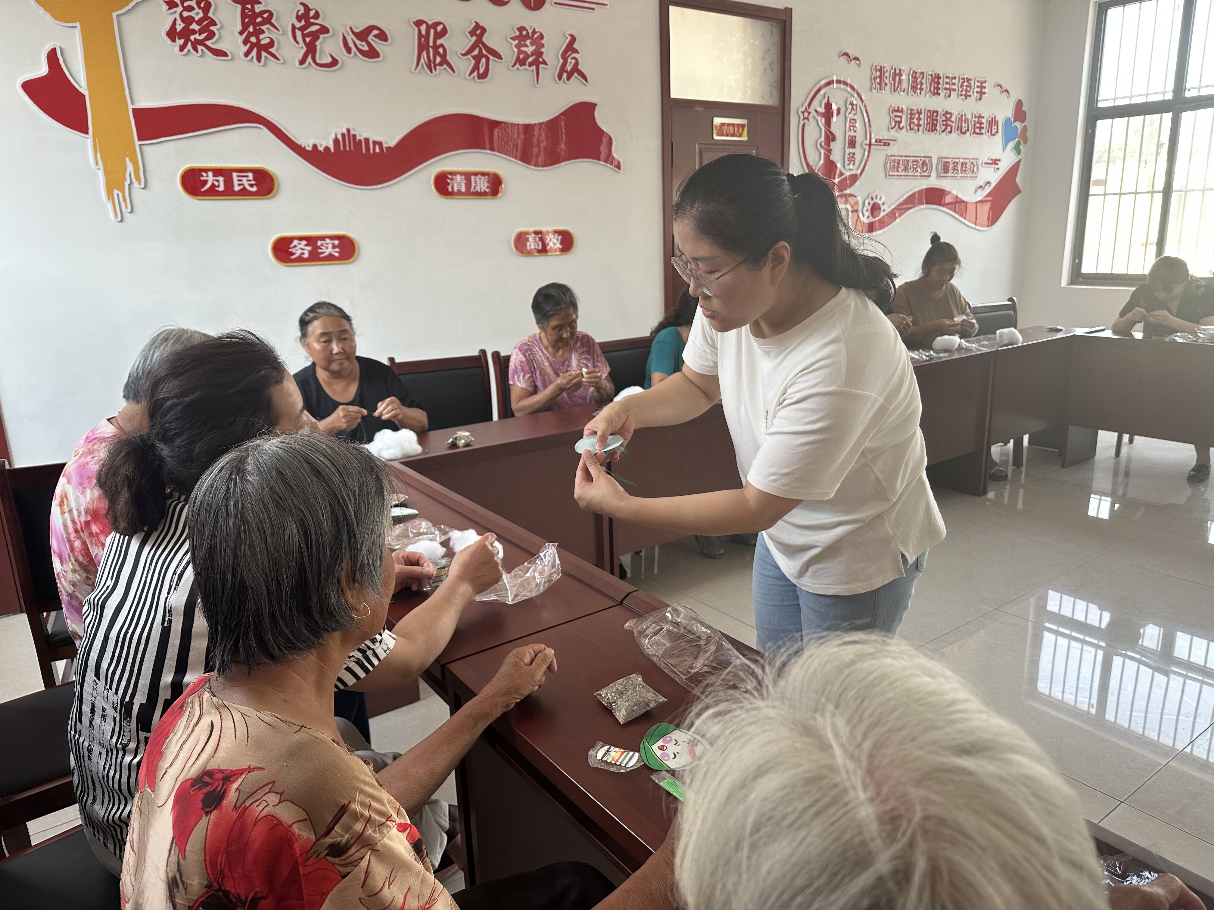 张大庄镇开展"香囊话传承,端午送安康"活动-智慧宁津