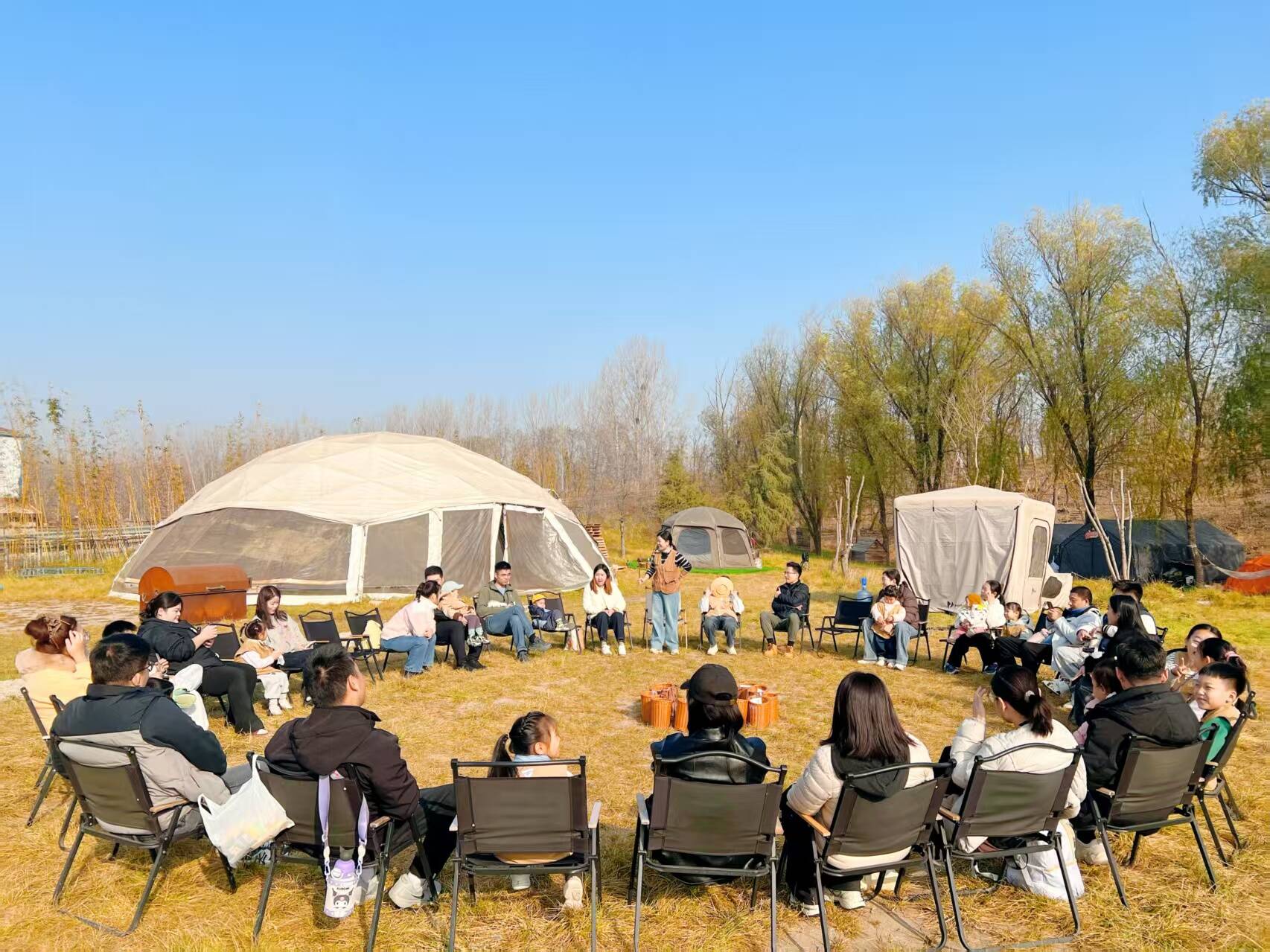济南机场每周运行航班180班左右 可通达15个国际地区和城市