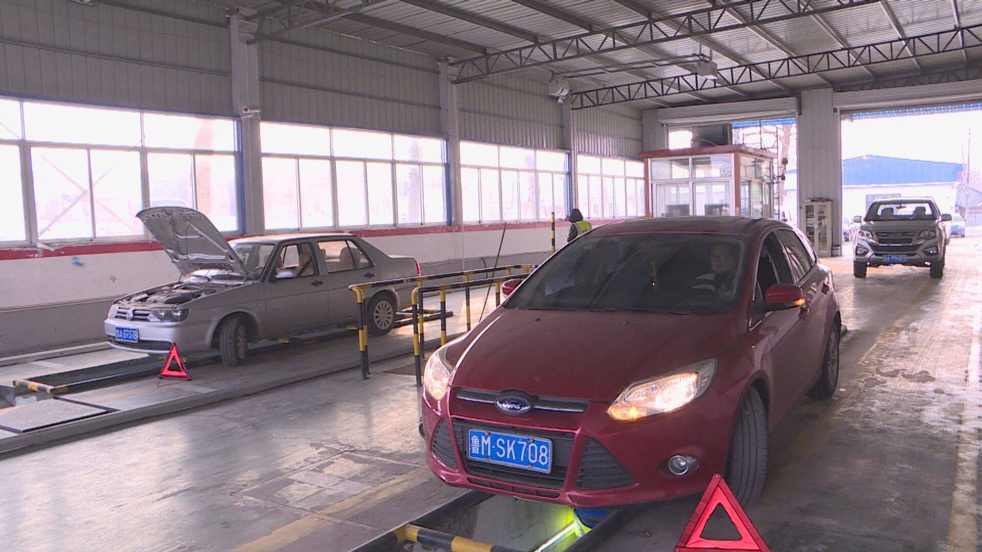 商河县年底扎堆审车车辆年审业务迎来高峰