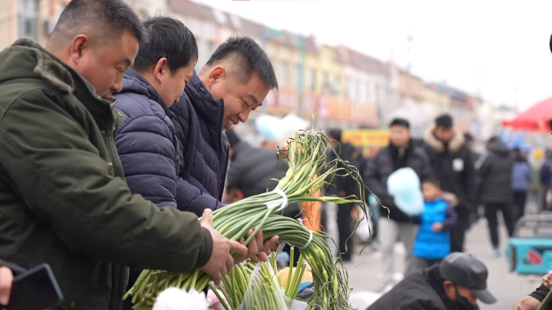 过大年赶大集图片