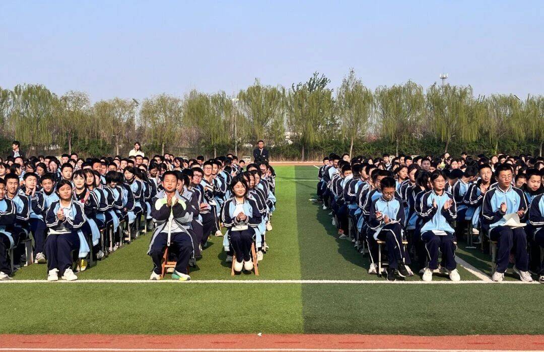 商河县郑路中学沐浴法治阳光把握青春年华