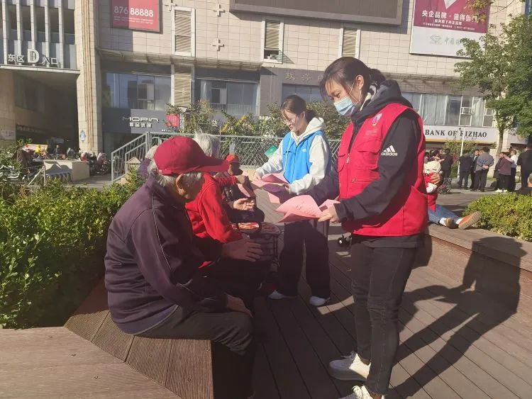 简篇-平阴县榆山街道府前社区:食品安全齐监督,健康生活同构筑 图片