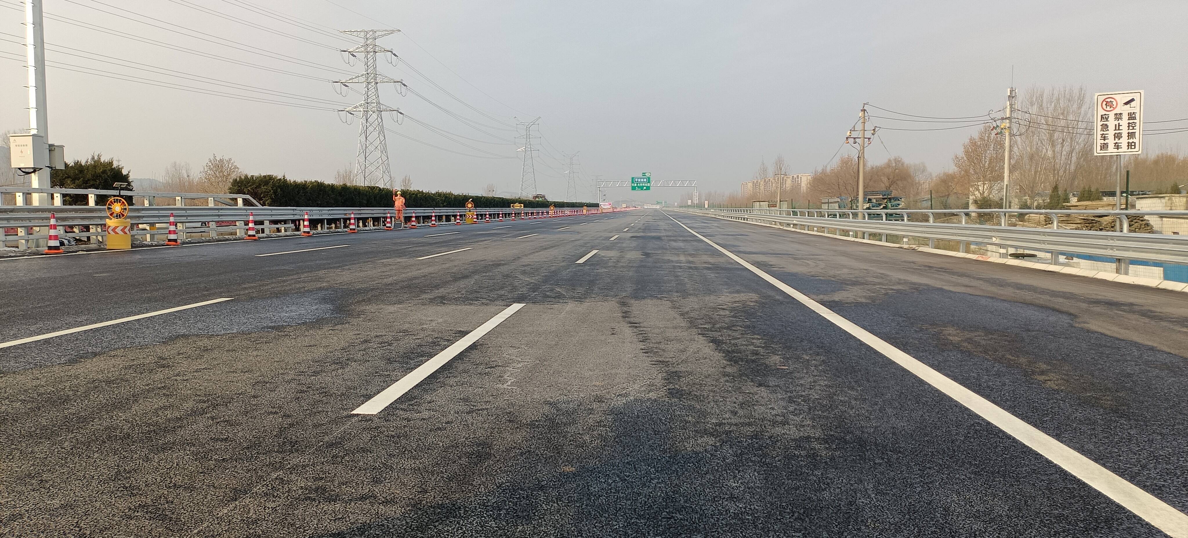 濟菏高速完成半幅四車道拓寬改造今日全面轉序