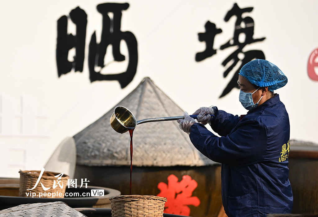 山东滕州：新春至 酿酱忙【6】