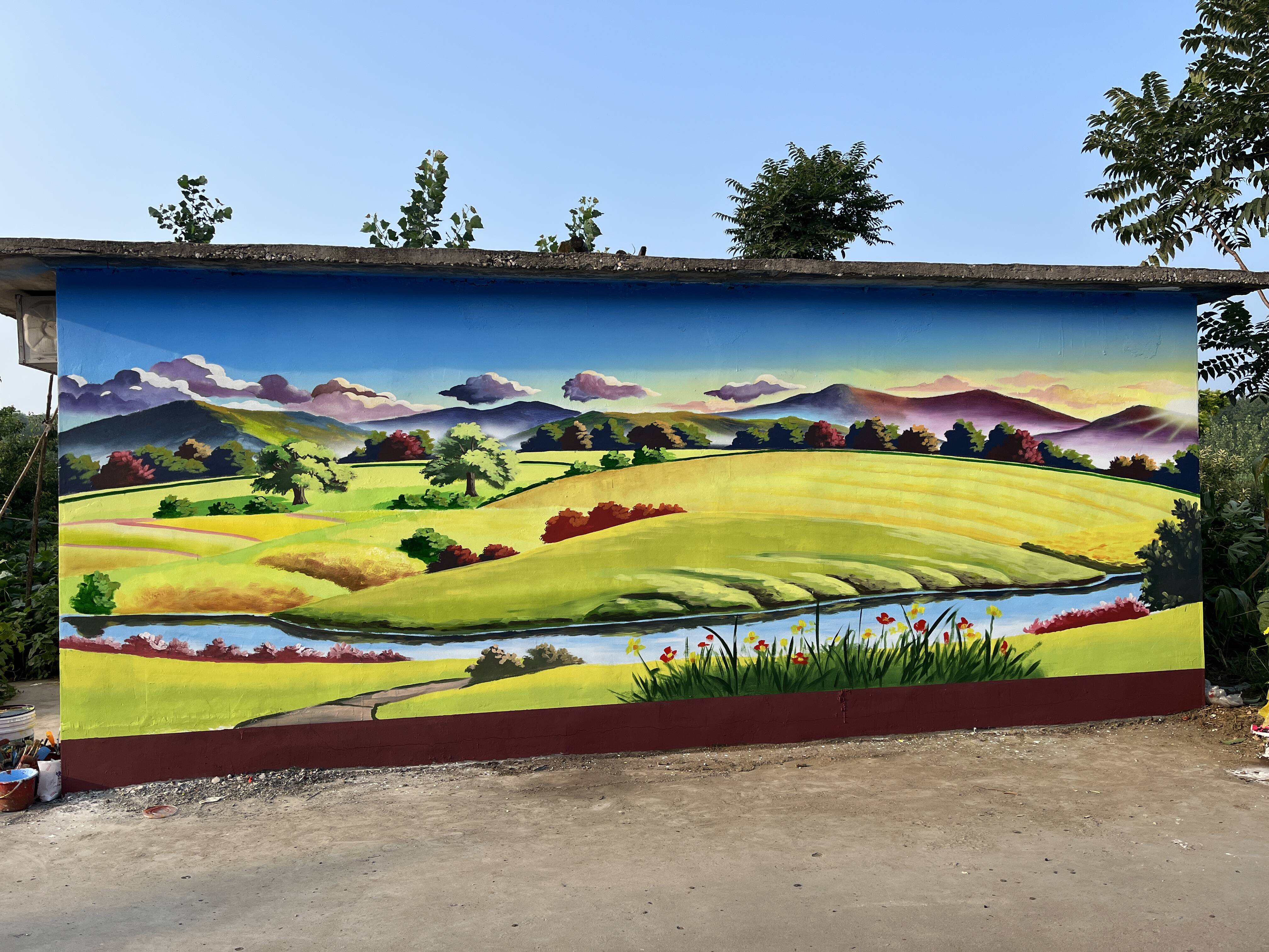 滕州市东滕城村多彩墙绘为乡村振兴润色添彩