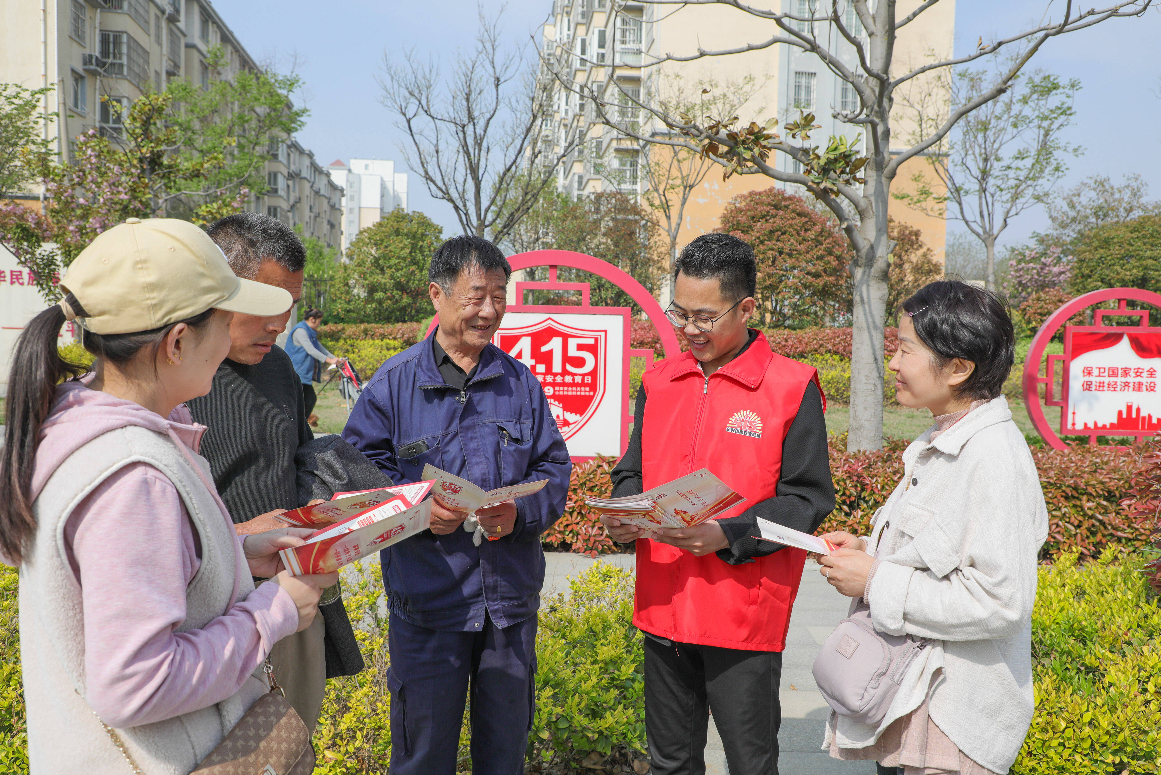 滕州市开展国家安全教育进社区进学校维护国家安全筑牢安全防线