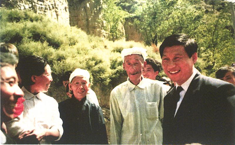 1993��9��27�գ�ϰ��ƽ�ص����Һӿ��������ǡ�