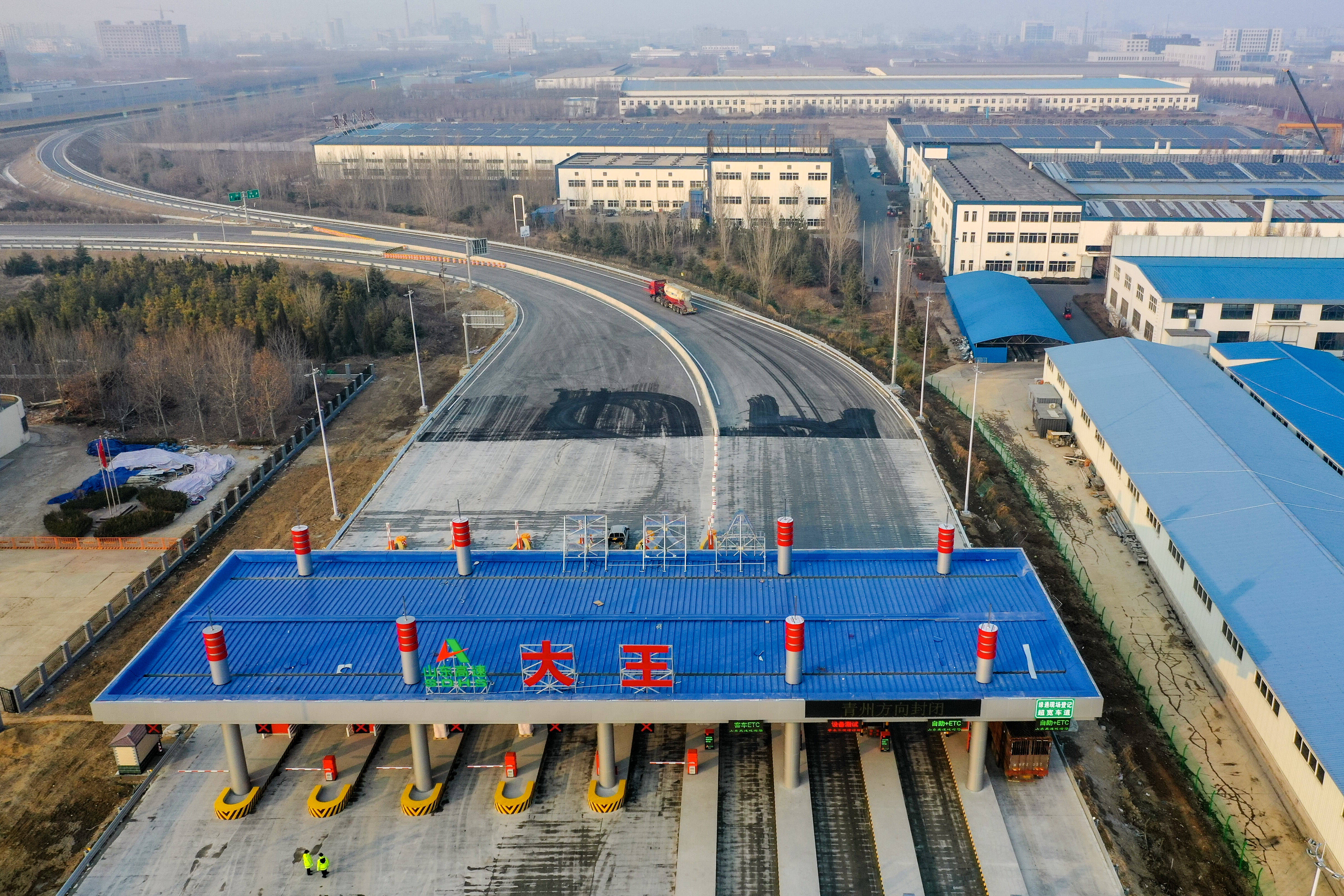 东青高速改扩建工程东半幅全线通车