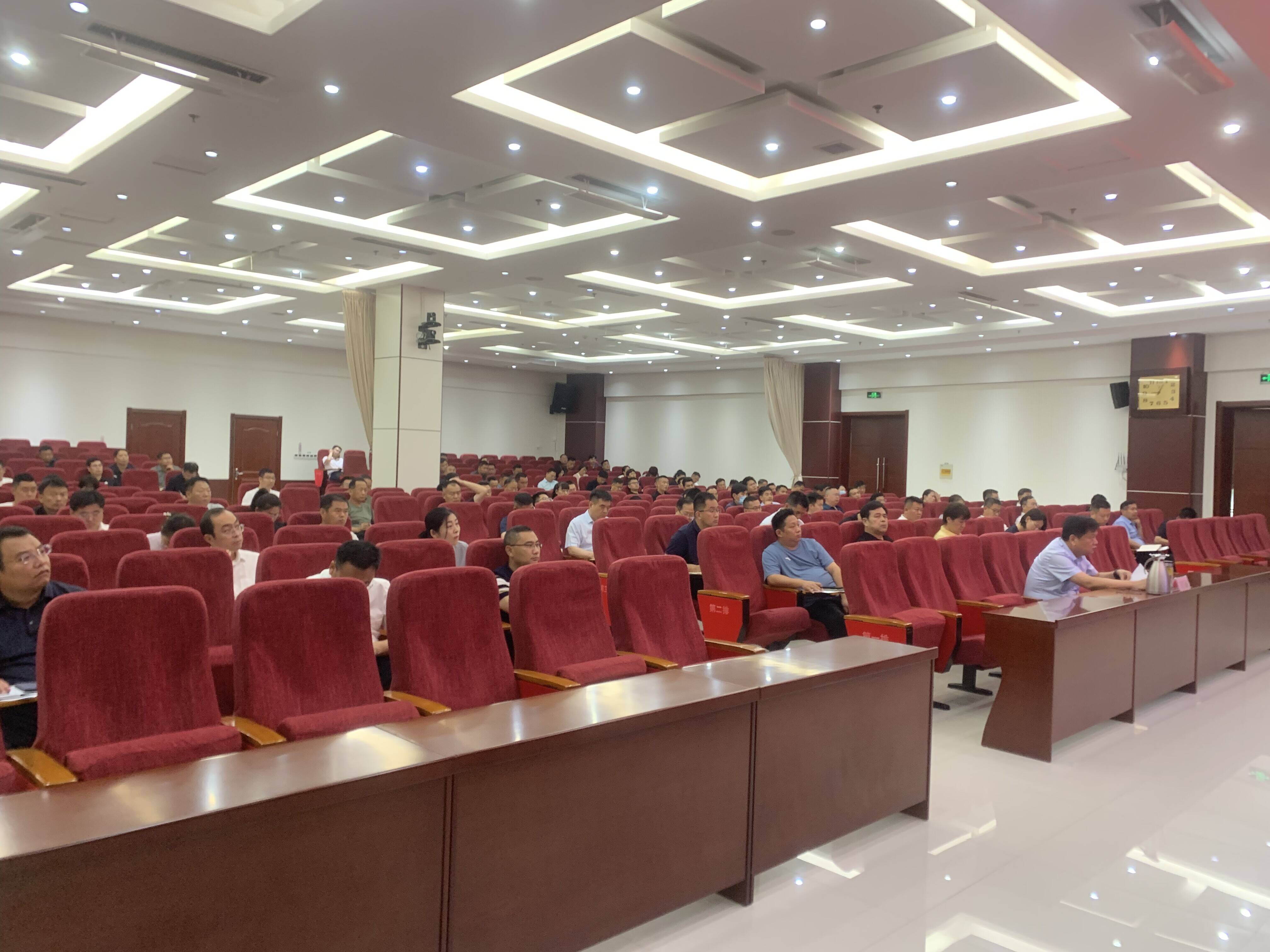 巨野县学校安全工作会议召开