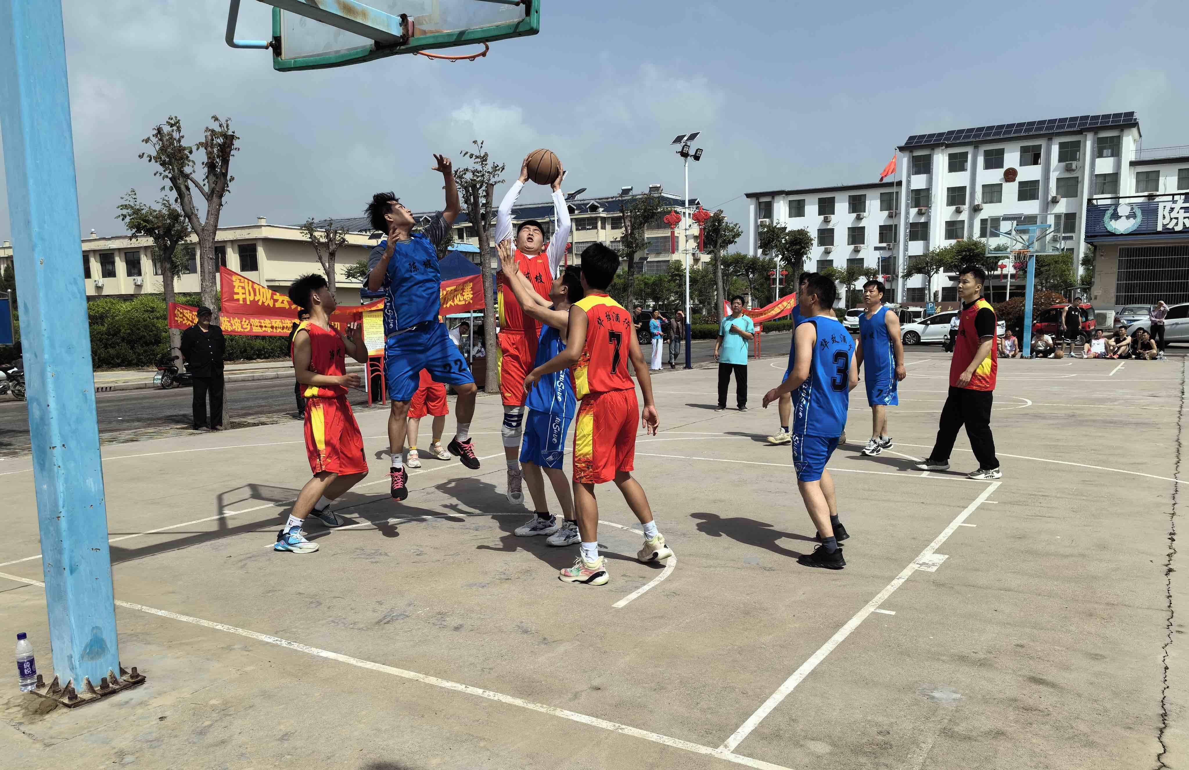 活力乡村 以球会友 | 郓城:篮球赛让居民体育生活"燃"起来!