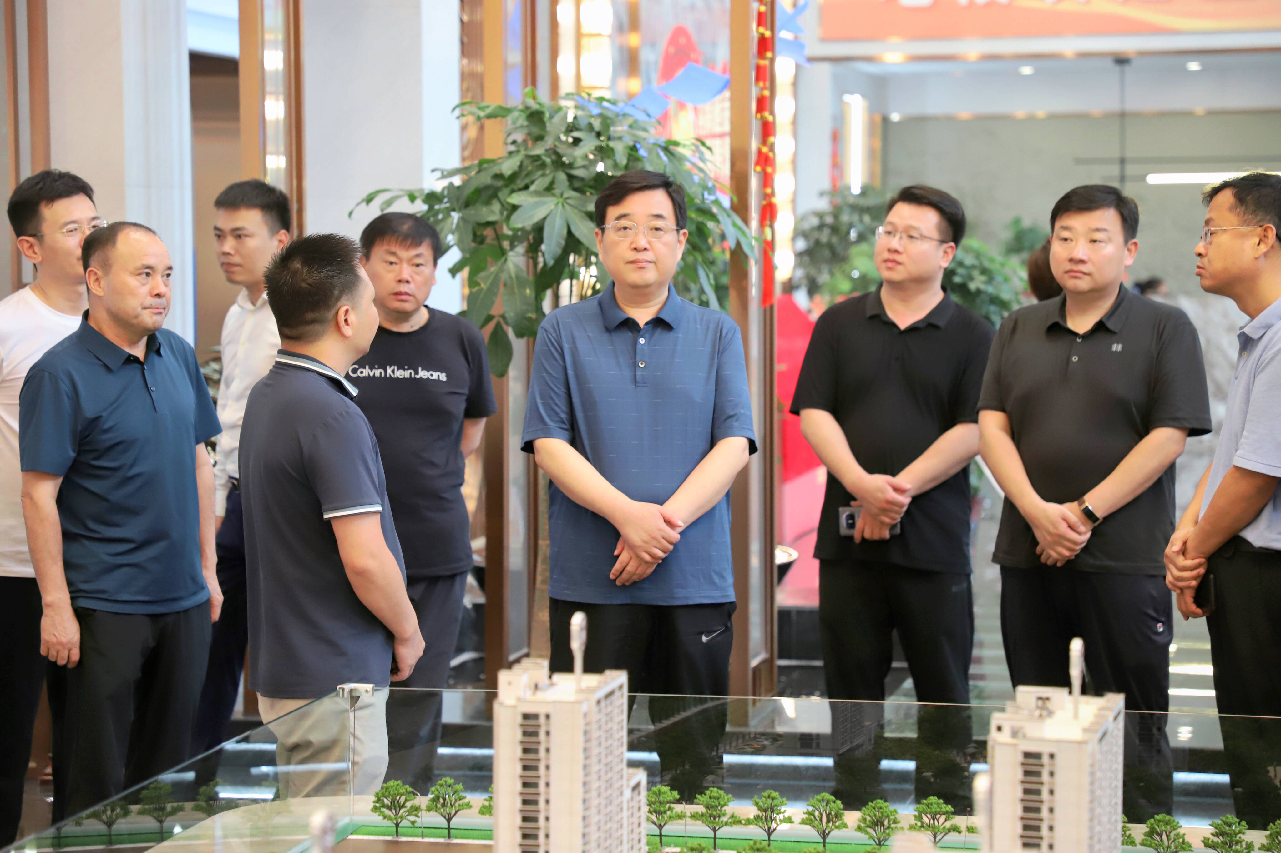 单县县委书记耿振华带队一线调度房地产项目建设情况