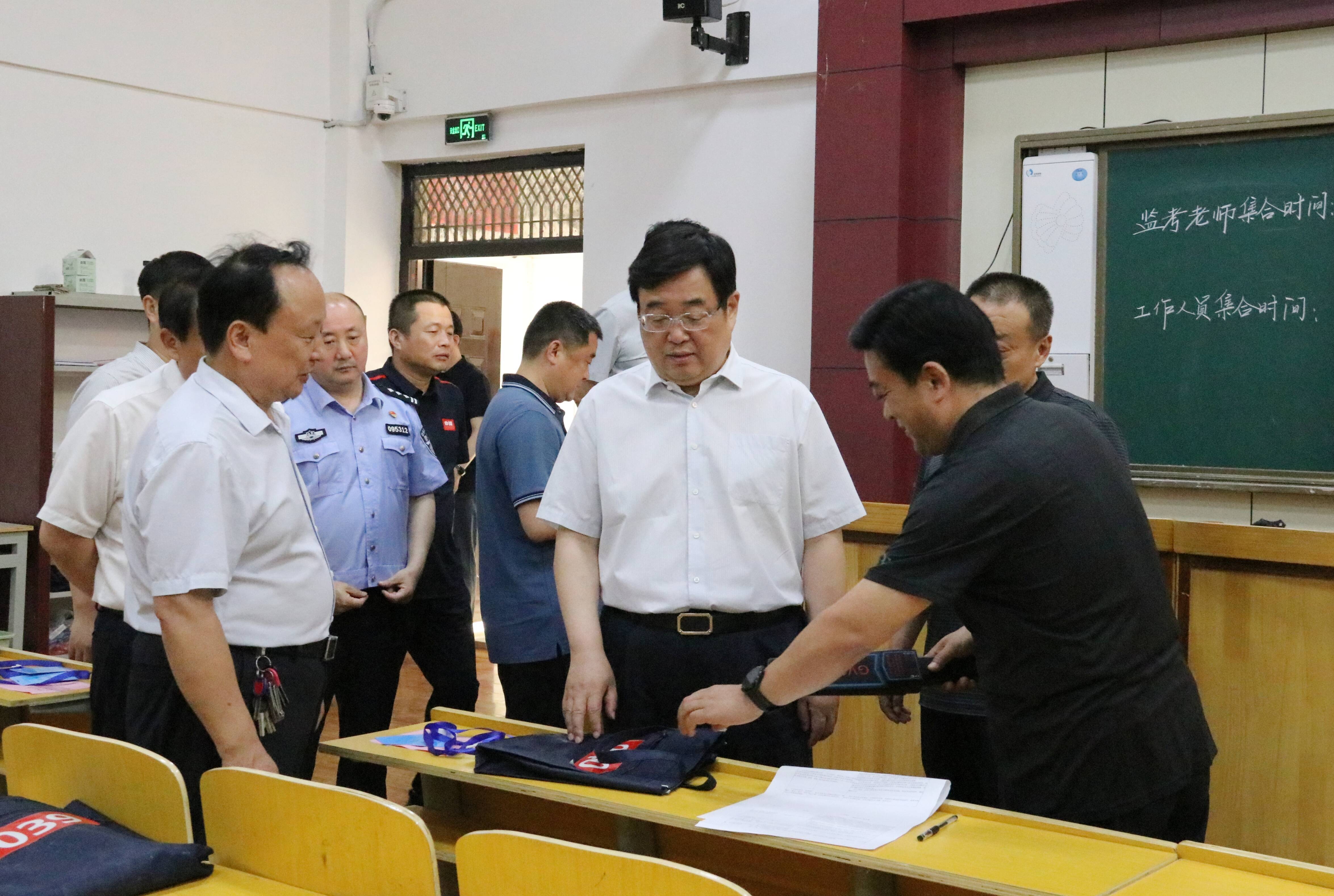 单县县委书记耿振华:提供有力保障 确保平安高考