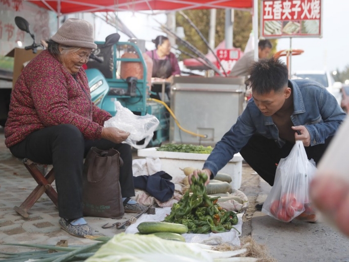 寿光初冬暖意夜市升腾