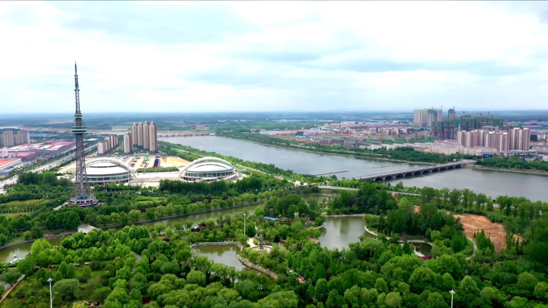 潍坊诸城举行企业家协会揭牌仪式