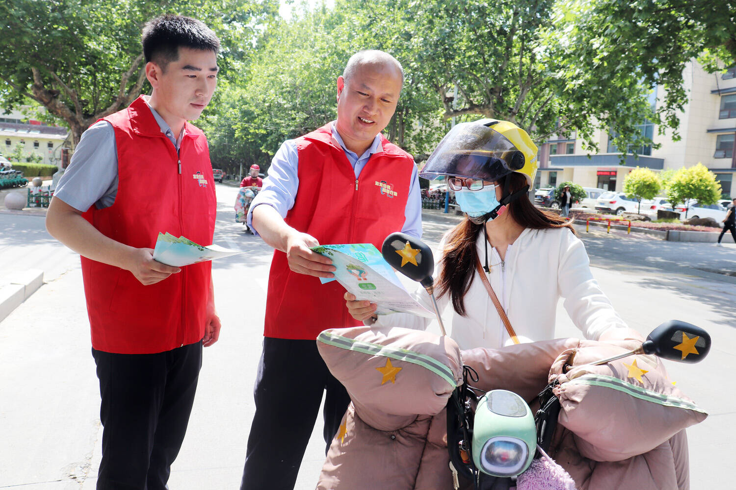 临沭县综合行政执法局开展节能降碳主题宣传志愿服务活动