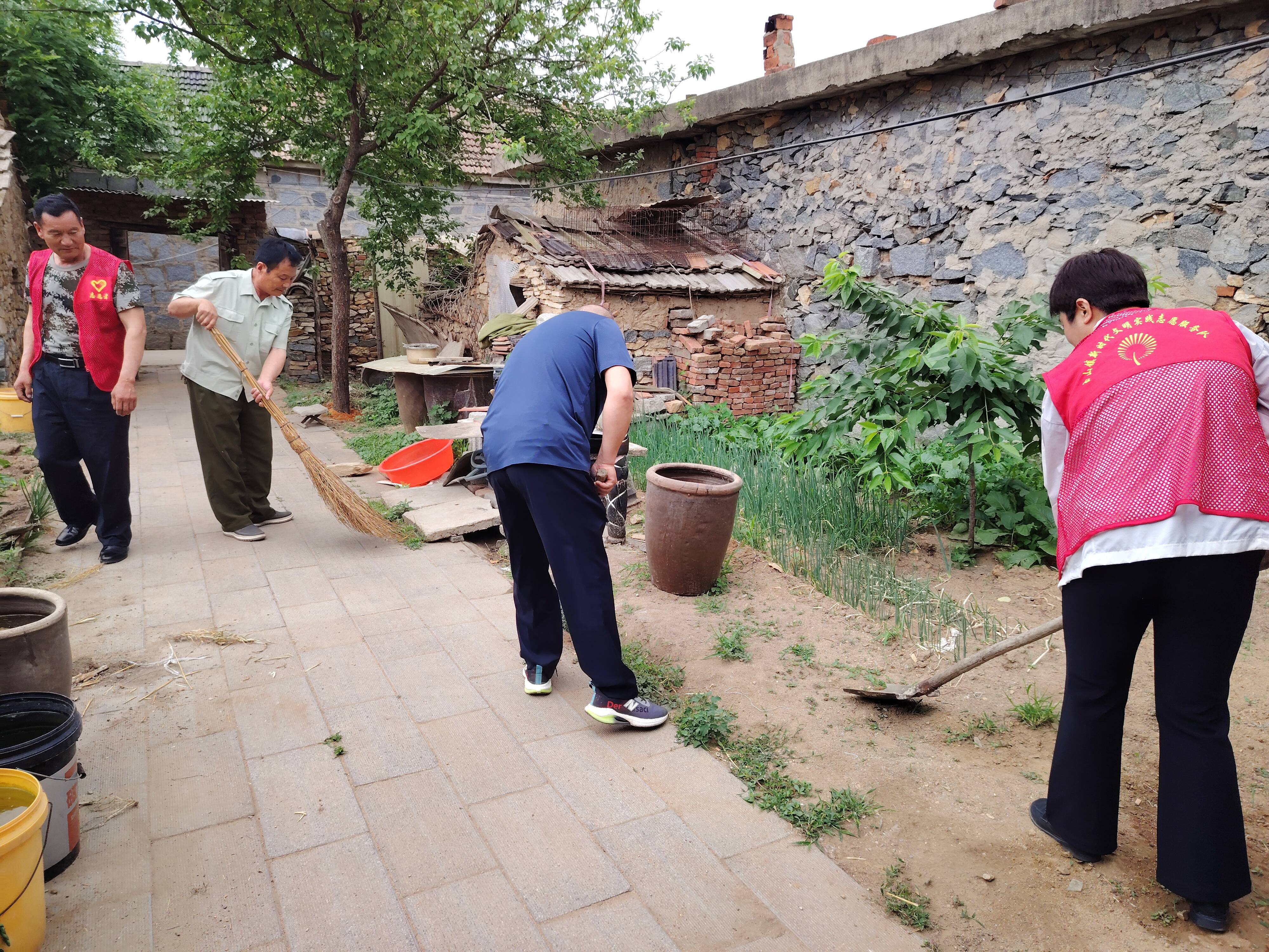 临沭县玉山镇:环境整治志愿行 乡村振兴亮底色