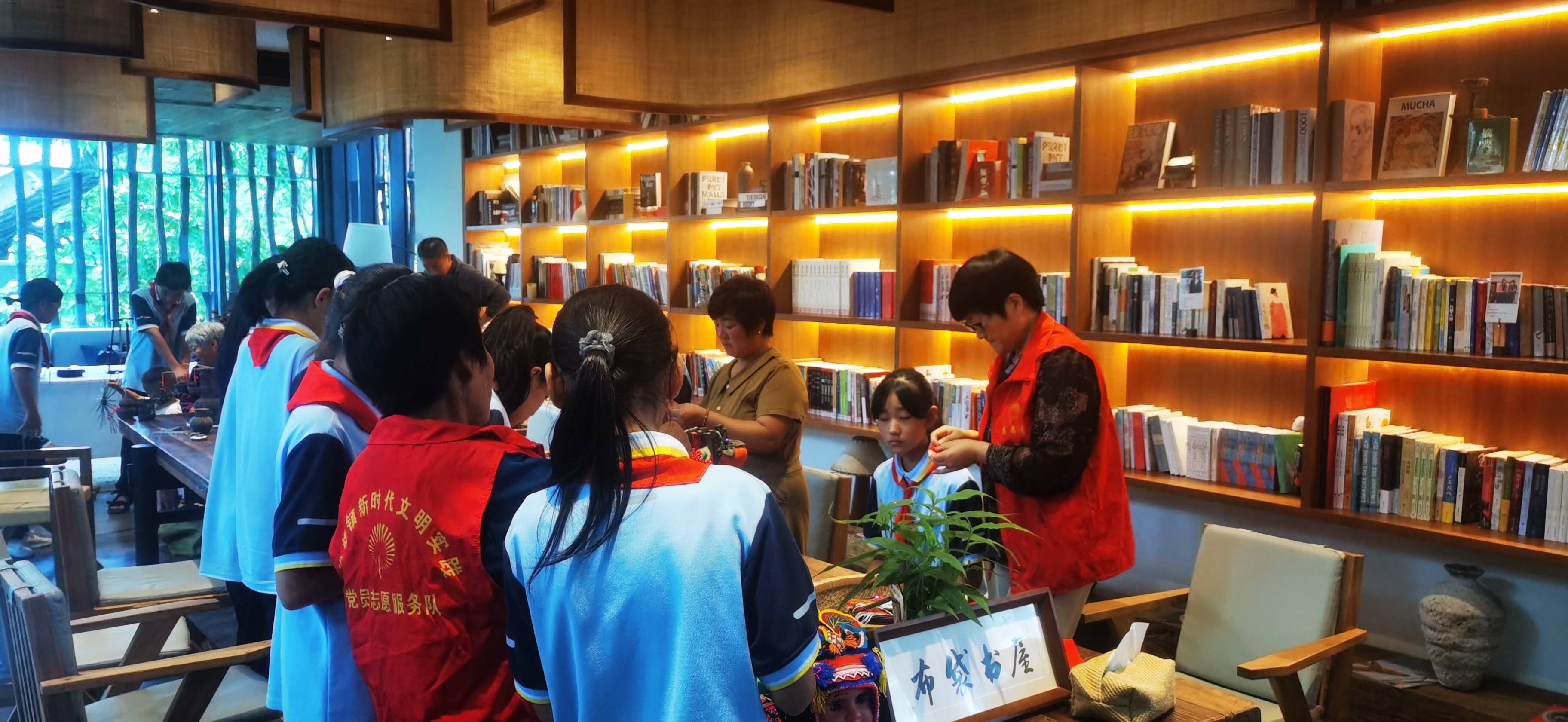 蒙阴县桃墟镇开展青少年感受非遗传承文化志愿服务活动