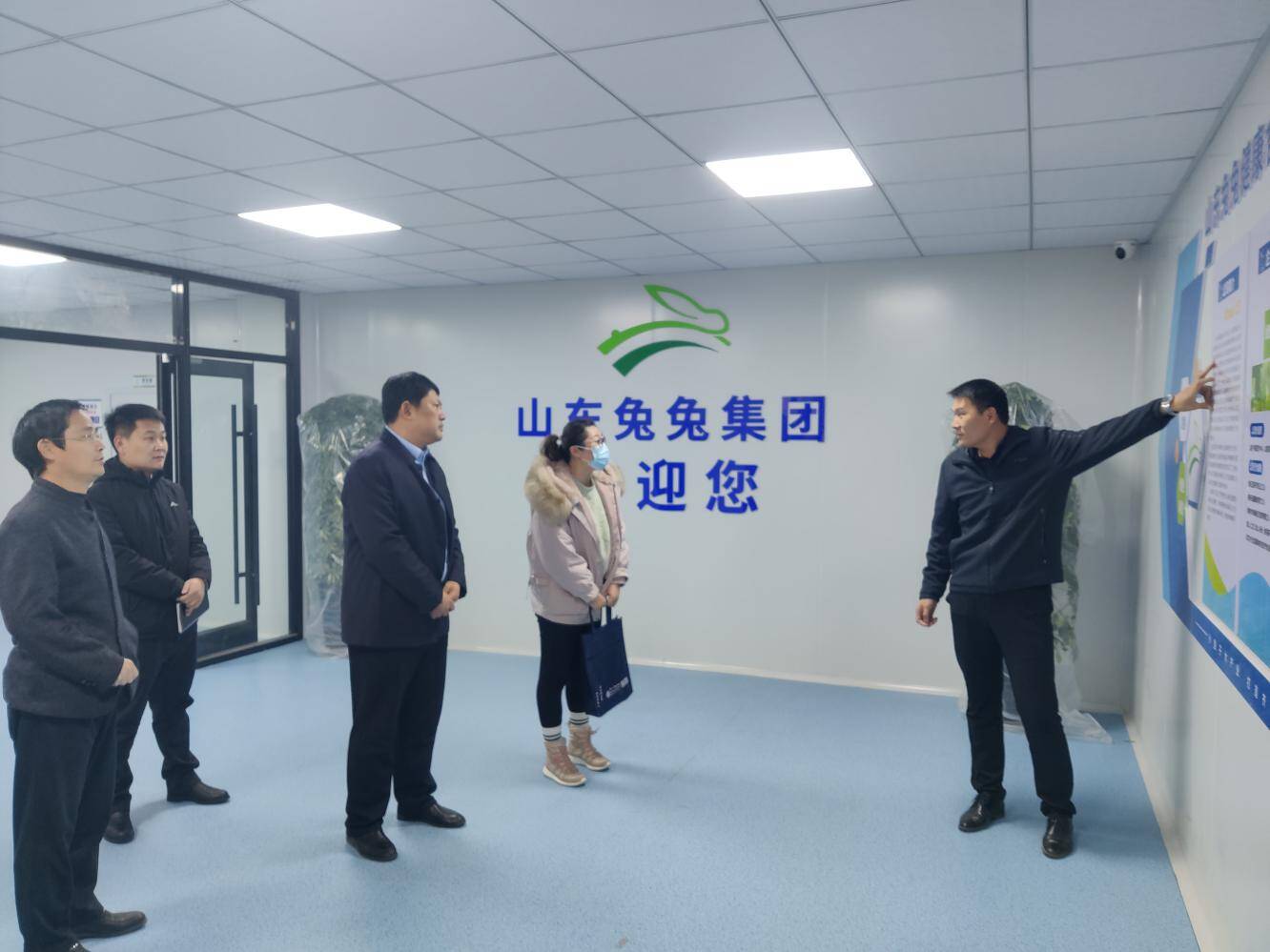 临沂市行政审批服务局到蒙阴县指导食品产业行业准入准营调研工作