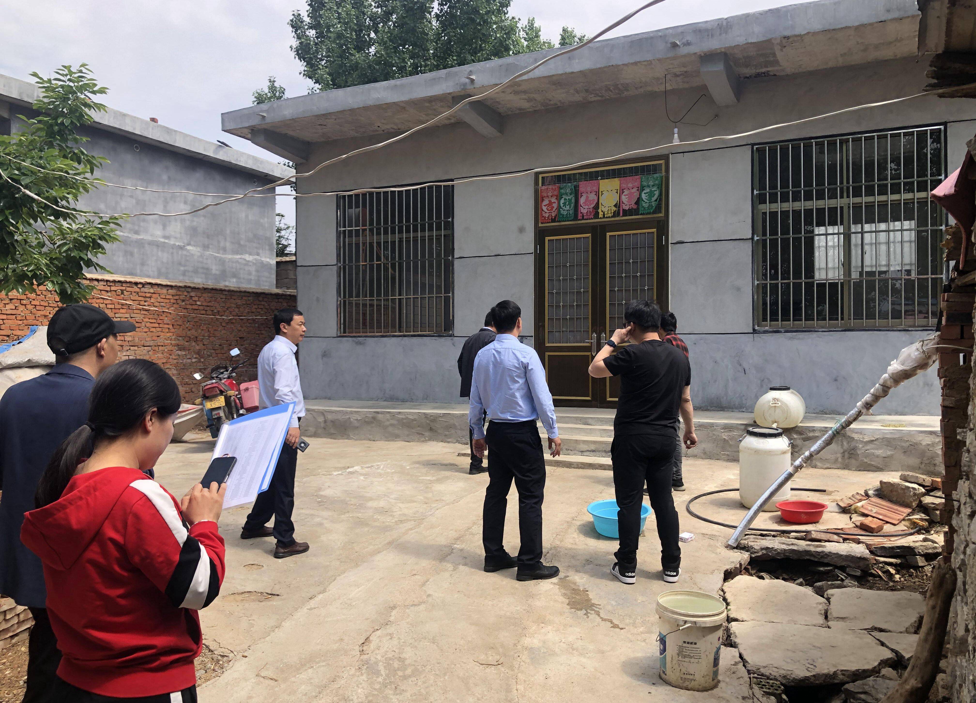 平邑县流峪镇乡建办三强化推动2023年47户低收入群体危房改造全面竣工