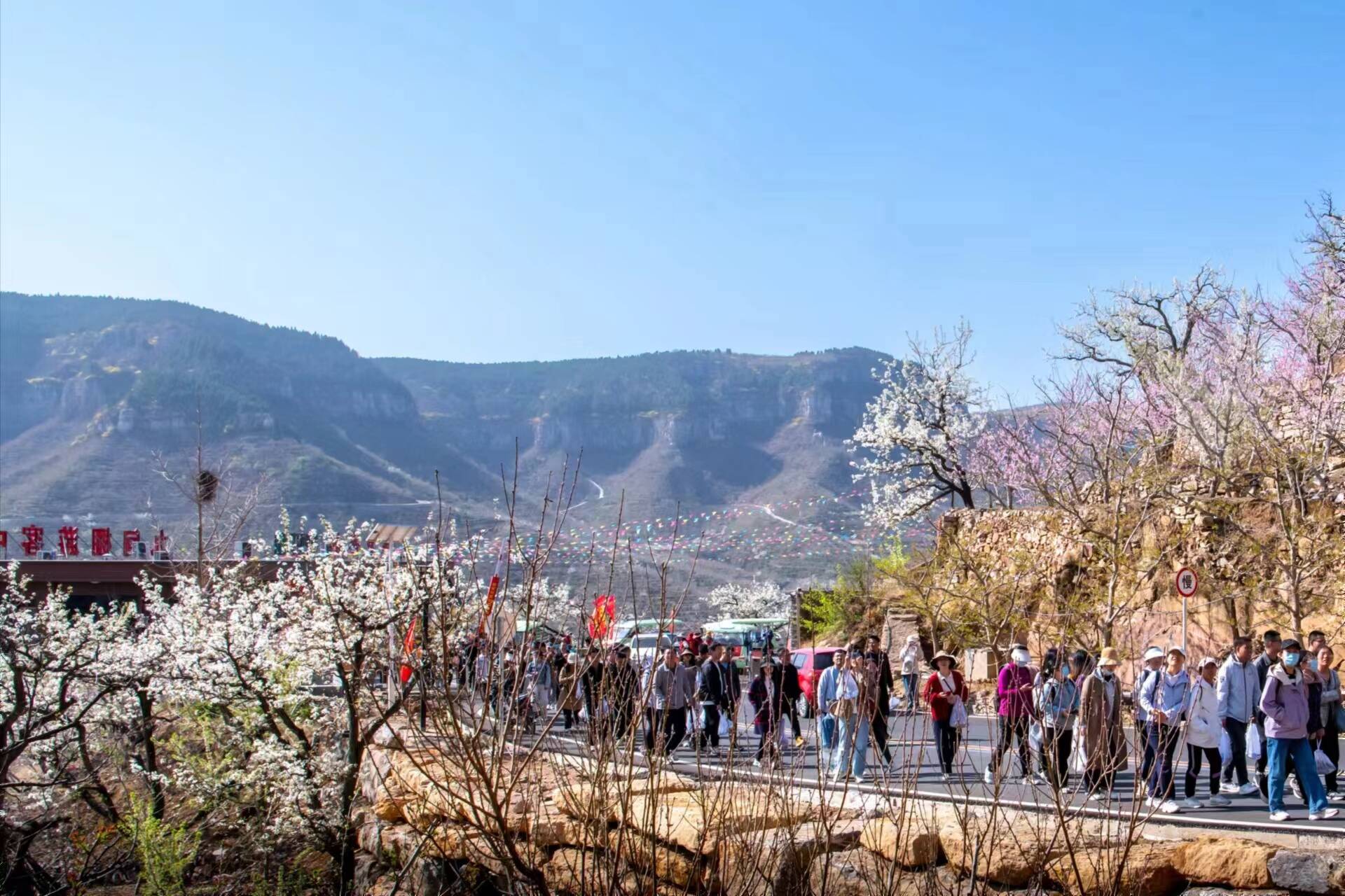 平邑九间棚景区文旅融合吸引八方游客