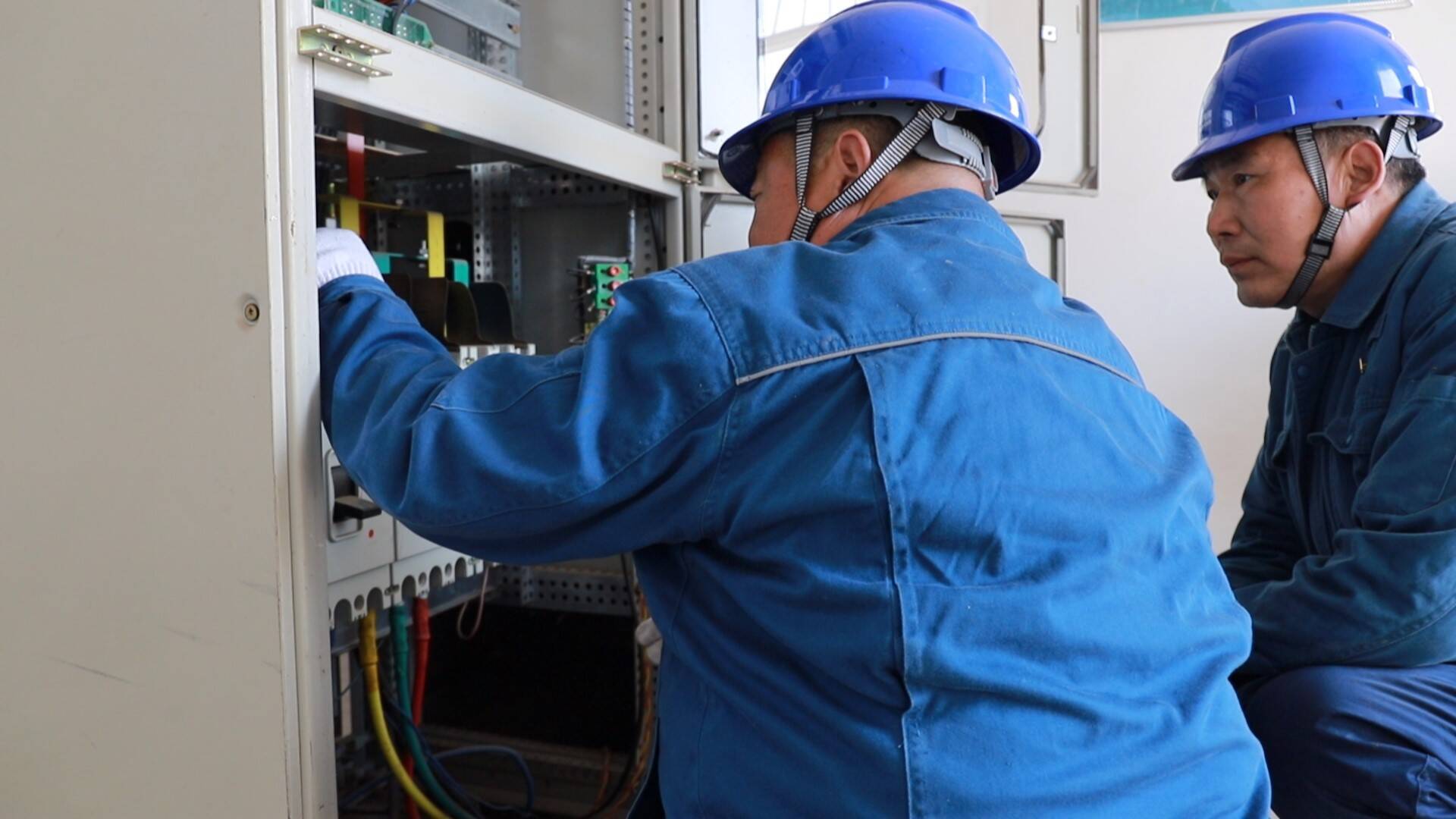 临沂河东供电中心电力护航助春耕不误农时不负春