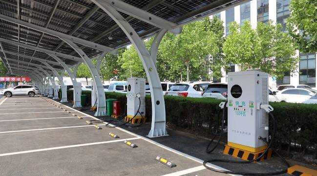 临沂河东农发集团:加快充电桩建设  为绿色出行"续航"