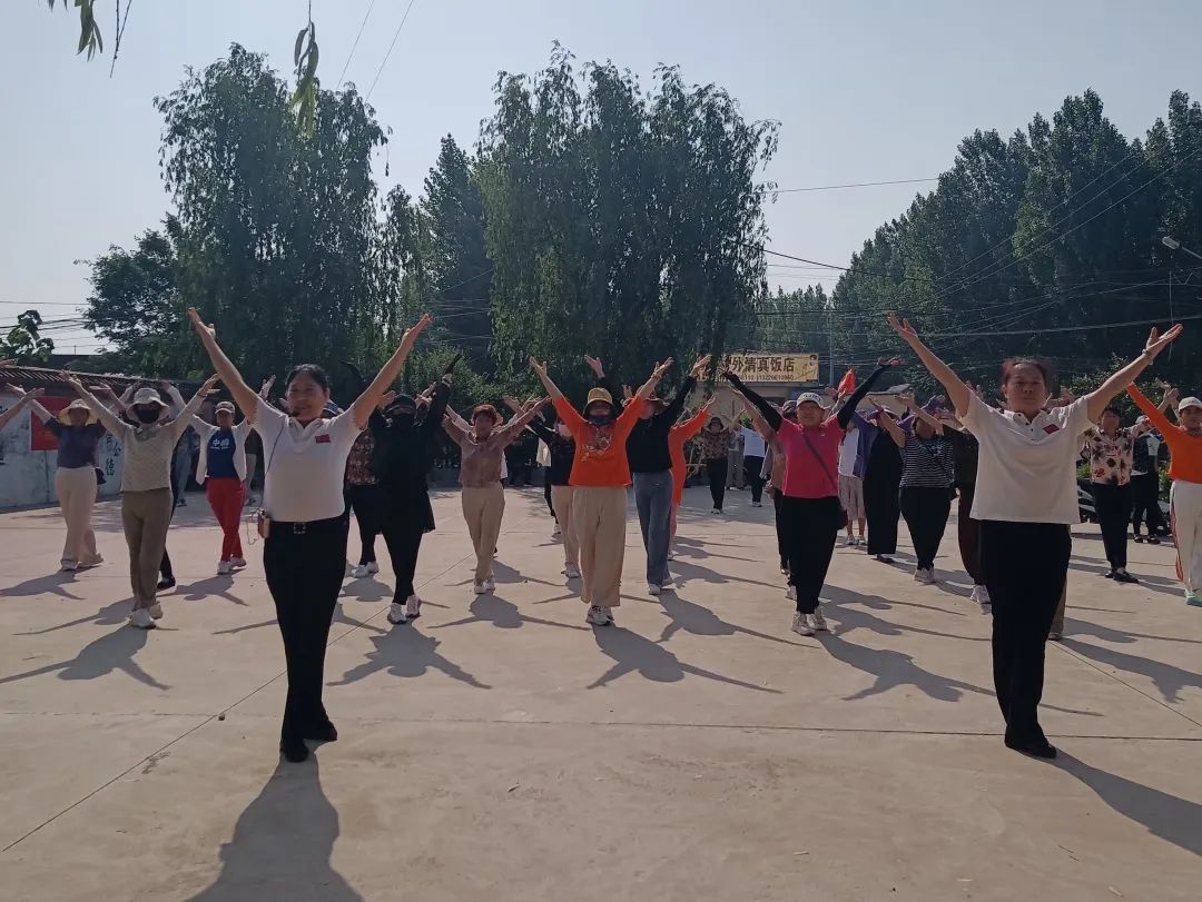 【倡树美德健康生活方式】宁阳县华丰镇开展"让幸福飞起来"广场舞培训