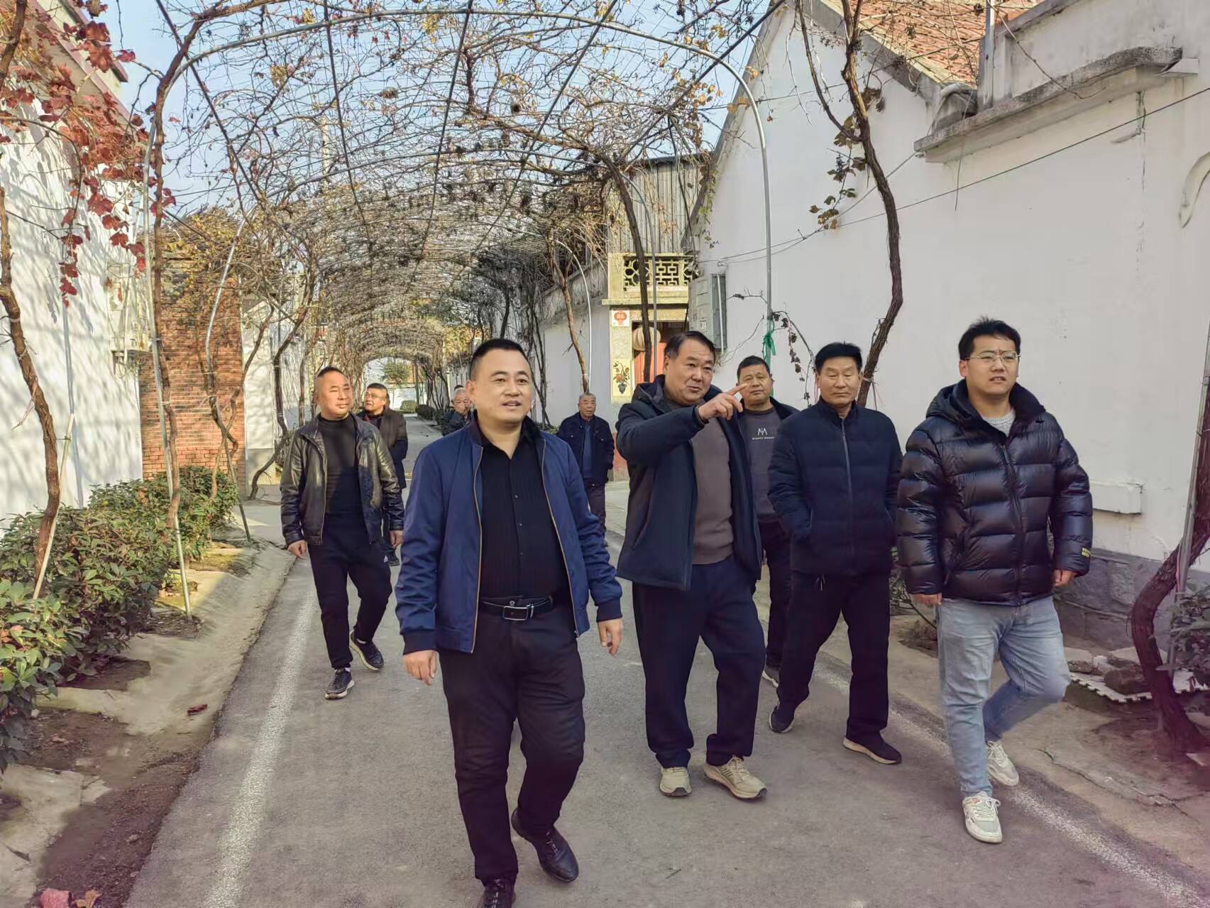 下一步,乡饮乡将持续抓好村干部队伍建设,常态化开展村干部培训及外出