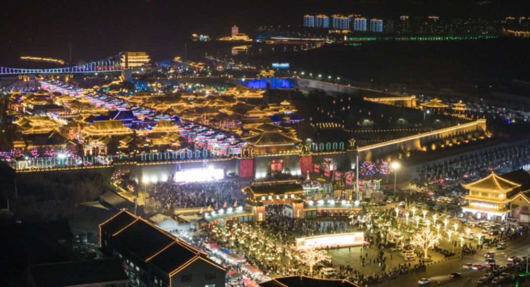 东平县大宋不夜城过年氛围拉满
